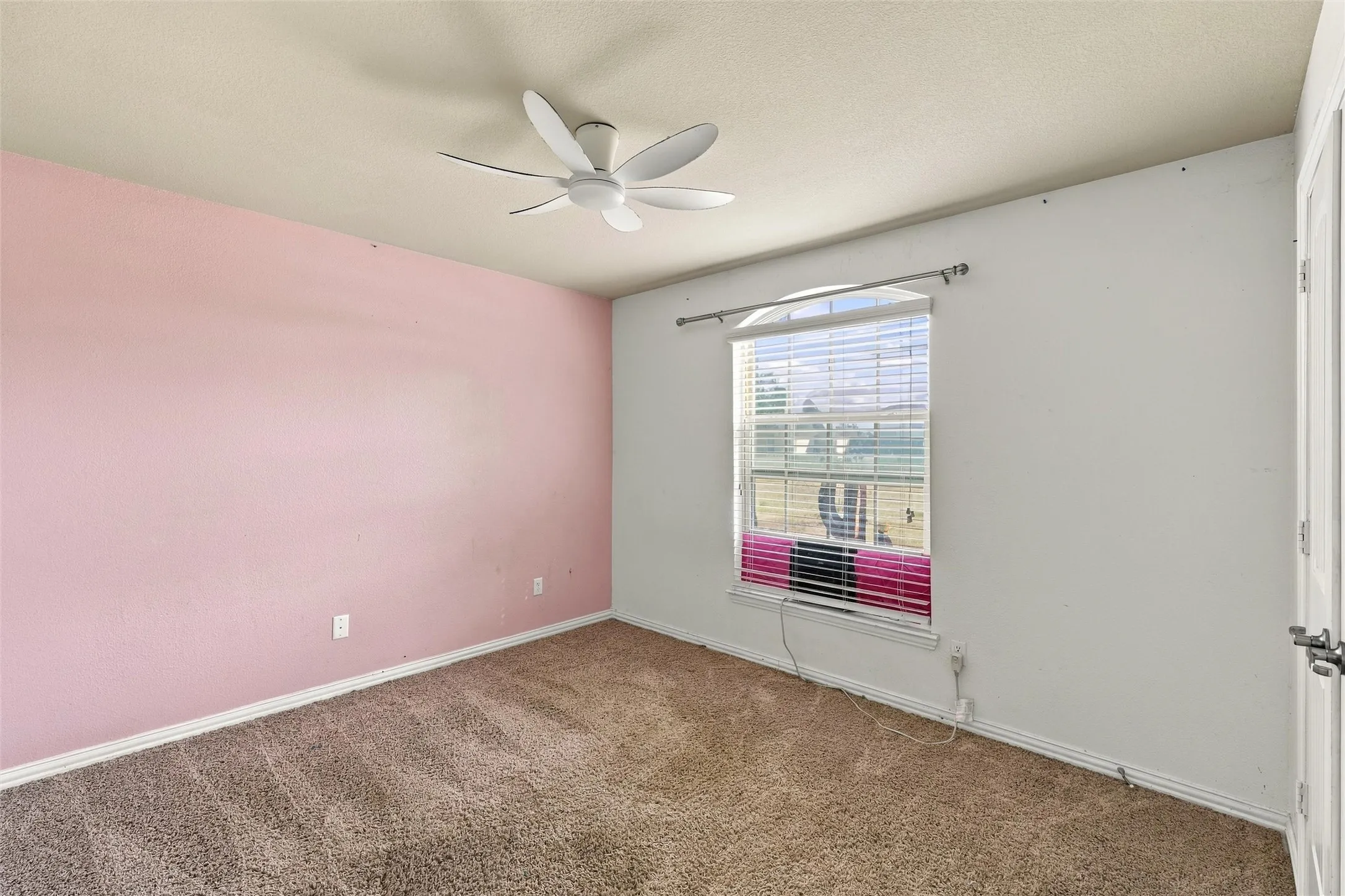 Single Family Residence For Sale in Mc Lennan County , 112 Oak Meadow Trail, Waco, Texas 76657, 4 Bedroom, 3 Bathroom, 2 Garage spaces, 2,271 Sqft, built in 2013, mls#21397135, Real Estate Agent in Waco, Homes For Sale in Mc Lennan county, Homes For Sale in Waco, Realtor in Waco Texas, Real Estate Brokerage Independent Realty Texas, Luminita Cordes Realtor