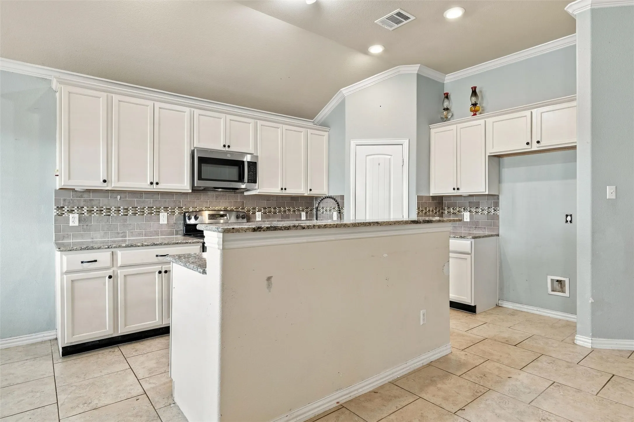 Single Family Residence For Sale in Mc Lennan County , 112 Oak Meadow Trail, Waco, Texas 76657, 4 Bedroom, 3 Bathroom, 2 Garage spaces, 2,271 Sqft, built in 2013, mls#21397135, Real Estate Agent in Waco, Homes For Sale in Mc Lennan county, Homes For Sale in Waco, Realtor in Waco Texas, Real Estate Brokerage Independent Realty Texas, Luminita Cordes Realtor