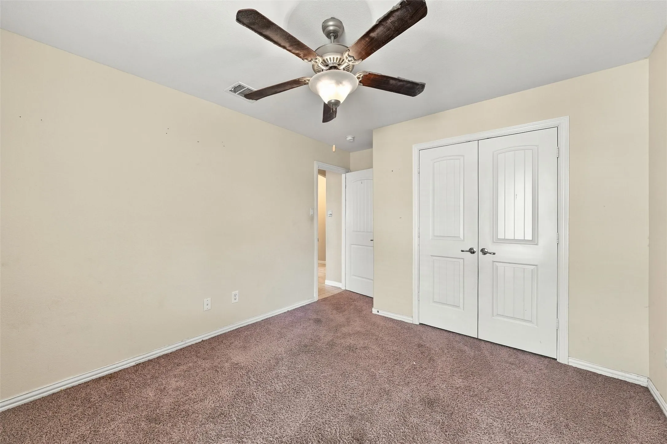 Single Family Residence For Sale in Mc Lennan County , 112 Oak Meadow Trail, Waco, Texas 76657, 4 Bedroom, 3 Bathroom, 2 Garage spaces, 2,271 Sqft, built in 2013, mls#21397135, Real Estate Agent in Waco, Homes For Sale in Mc Lennan county, Homes For Sale in Waco, Realtor in Waco Texas, Real Estate Brokerage Independent Realty Texas, Luminita Cordes Realtor