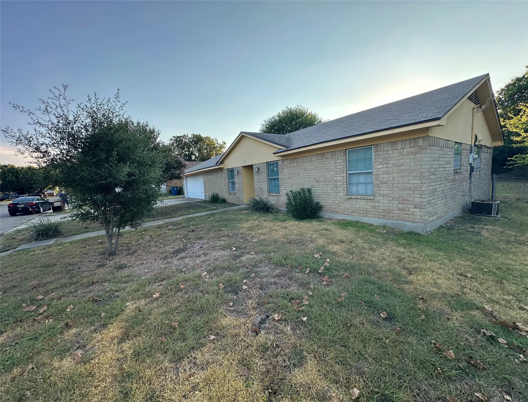 Single Family Residence For Sale in Mc Lennan County , 713 Rolling Hills Drive, Hewitt, Texas 76643, 3 Bedroom, 2 Bathroom, Garage spaces, 1,304 Sqft, built in 1978, mls#21397311, Real Estate Agent in Hewitt, Homes For Sale in Mc Lennan county, Homes For Sale in Hewitt, Realtor in Hewitt Texas, Real Estate Brokerage Independent Realty Texas, Luminita Cordes Realtor