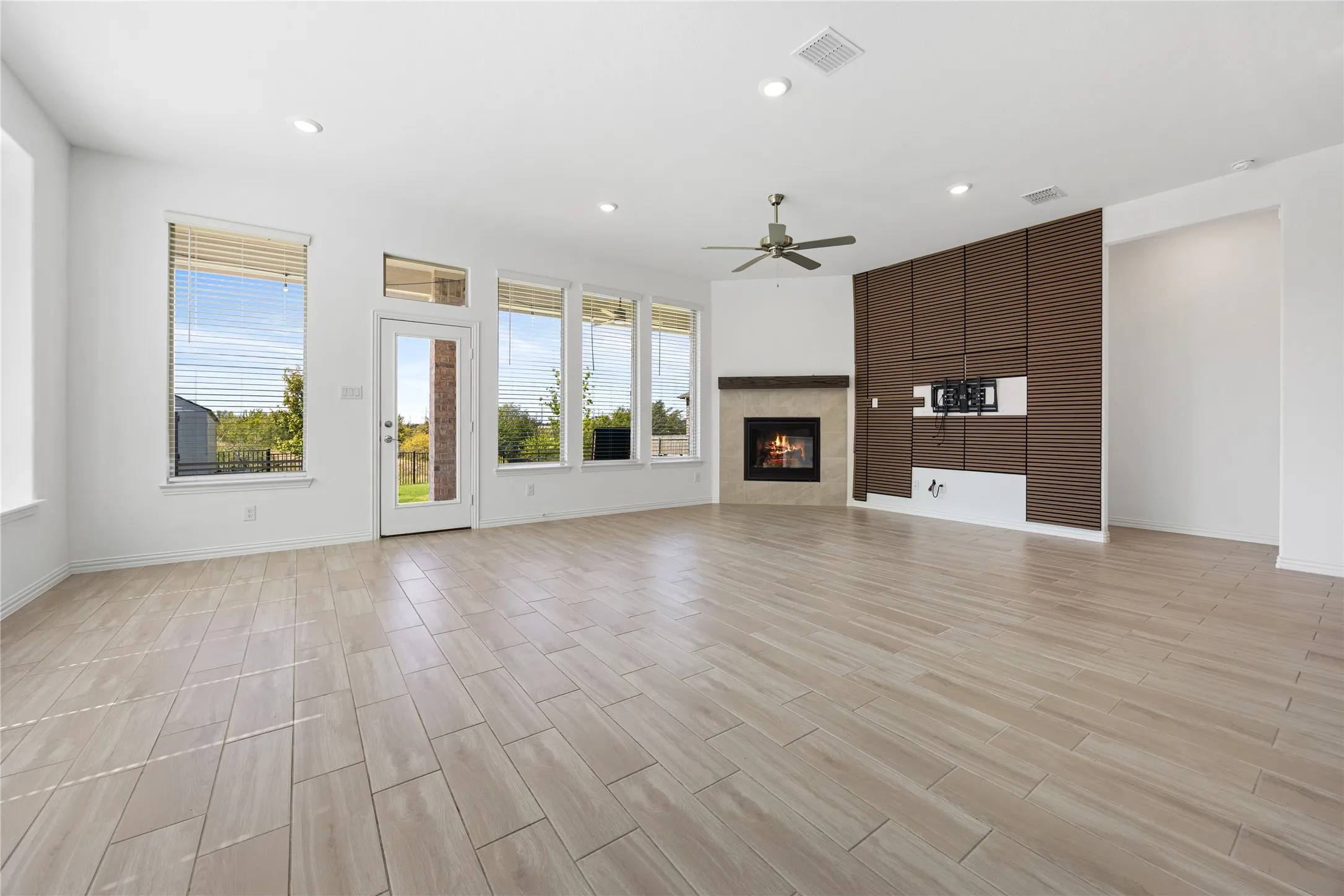 Single Family Residence For Sale in Tarrant County , 2908 Edgerton Road, Fort Worth, Texas 76179, 4 Bedroom, 3 Bathroom, 2 Garage spaces, 2,382 Sqft, built in 2024, mls#21397314, Real Estate Agent in Fort Worth, Homes For Sale in Tarrant county, Homes For Sale in Fort Worth, Realtor in Fort Worth Texas, Real Estate Brokerage Independent Realty Texas, Luminita Cordes Realtor