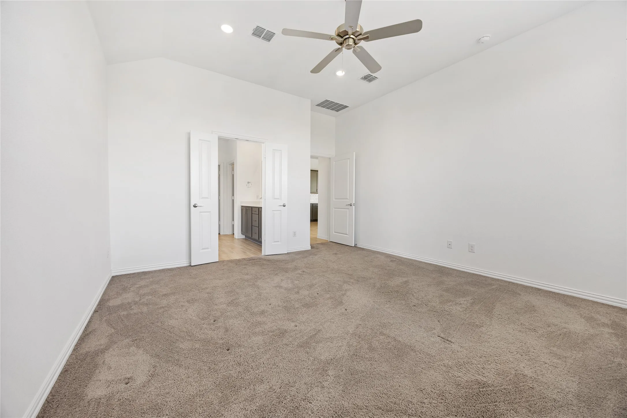Single Family Residence For Sale in Tarrant County , 2908 Edgerton Road, Fort Worth, Texas 76179, 4 Bedroom, 3 Bathroom, 2 Garage spaces, 2,382 Sqft, built in 2024, mls#21397314, Real Estate Agent in Fort Worth, Homes For Sale in Tarrant county, Homes For Sale in Fort Worth, Realtor in Fort Worth Texas, Real Estate Brokerage Independent Realty Texas, Luminita Cordes Realtor