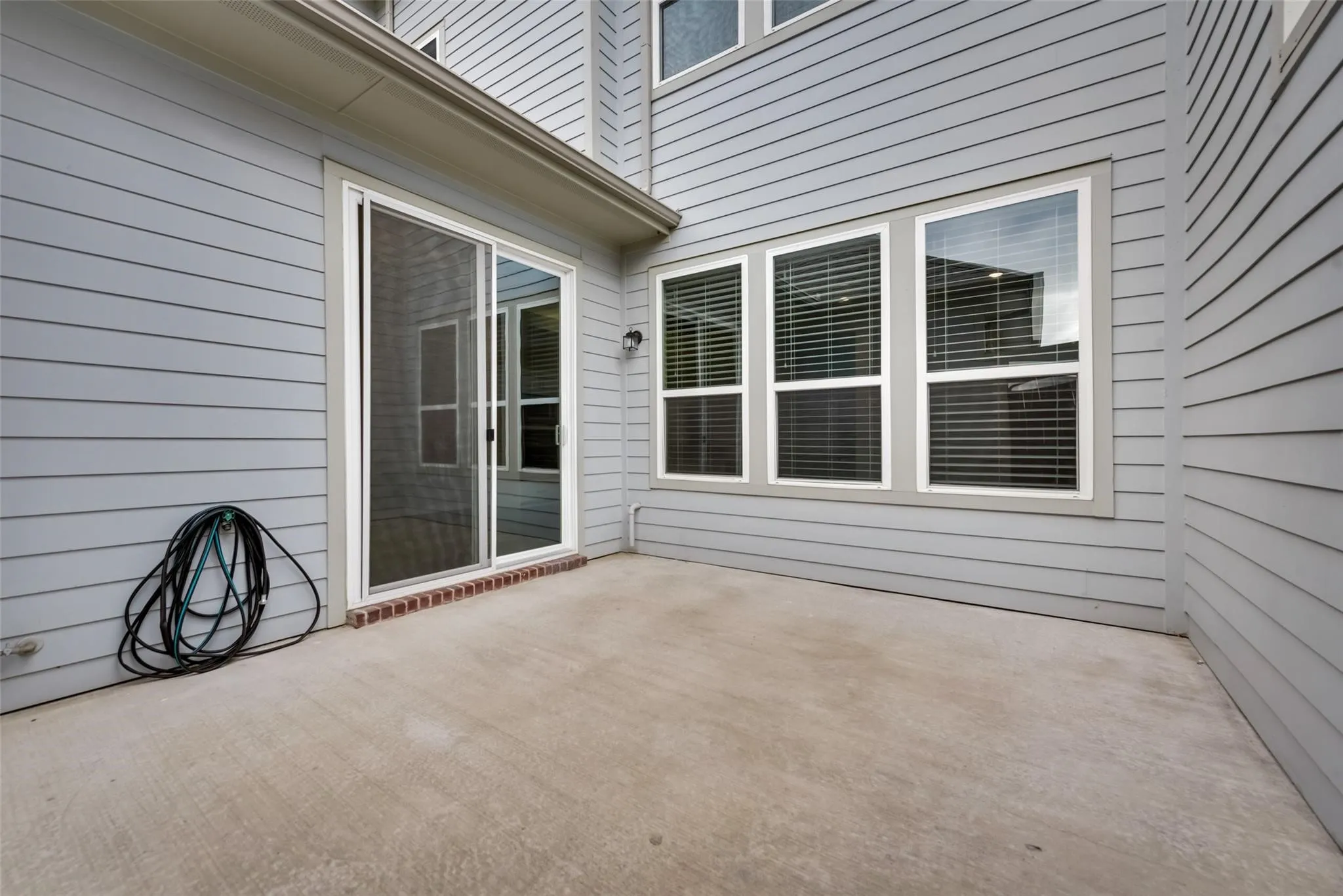 Townhouse For Rent in Tarrant County , 8712 Ice House Drive, North Richland Hills, Texas 76180, 2 Bedroom, 3 Bathroom, 2 Garage spaces, 1,960 Sqft, built in 2018, mls#21397306, Real Estate Agent in North Richland Hills, Homes For Rent in Tarrant county, Homes For Rent in North Richland Hills, Realtor in North Richland Hills Texas, Real Estate Brokerage Independent Realty Texas, Luminita Cordes Realtor