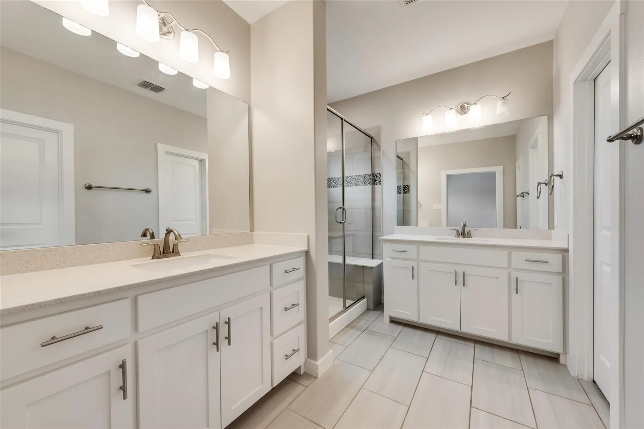Townhouse For Rent in Tarrant County , 8712 Ice House Drive, North Richland Hills, Texas 76180, 2 Bedroom, 3 Bathroom, 2 Garage spaces, 1,960 Sqft, built in 2018, mls#21397306, Real Estate Agent in North Richland Hills, Homes For Rent in Tarrant county, Homes For Rent in North Richland Hills, Realtor in North Richland Hills Texas, Real Estate Brokerage Independent Realty Texas, Luminita Cordes Realtor
