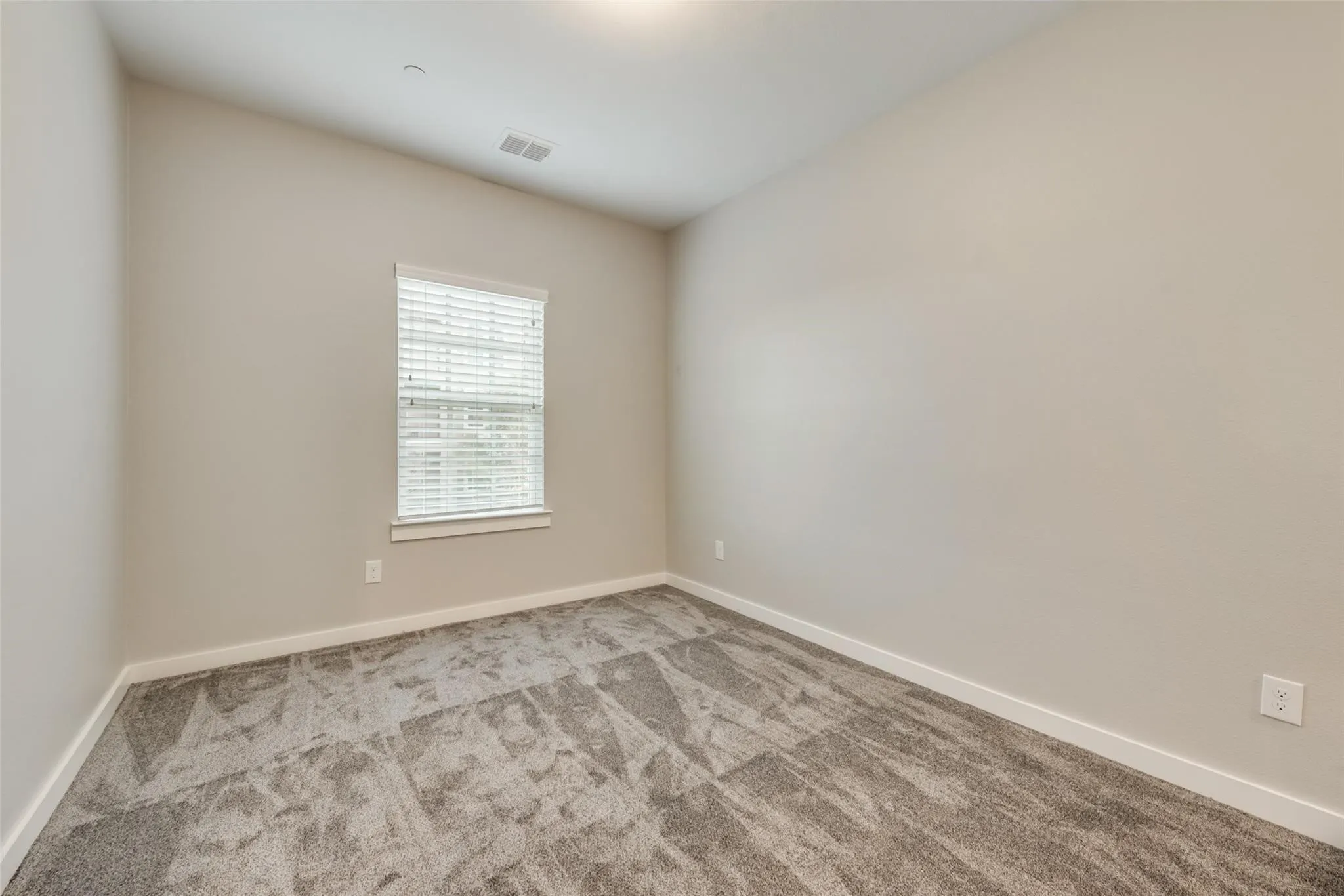 Townhouse For Rent in Tarrant County , 8712 Ice House Drive, North Richland Hills, Texas 76180, 2 Bedroom, 3 Bathroom, 2 Garage spaces, 1,960 Sqft, built in 2018, mls#21397306, Real Estate Agent in North Richland Hills, Homes For Rent in Tarrant county, Homes For Rent in North Richland Hills, Realtor in North Richland Hills Texas, Real Estate Brokerage Independent Realty Texas, Luminita Cordes Realtor