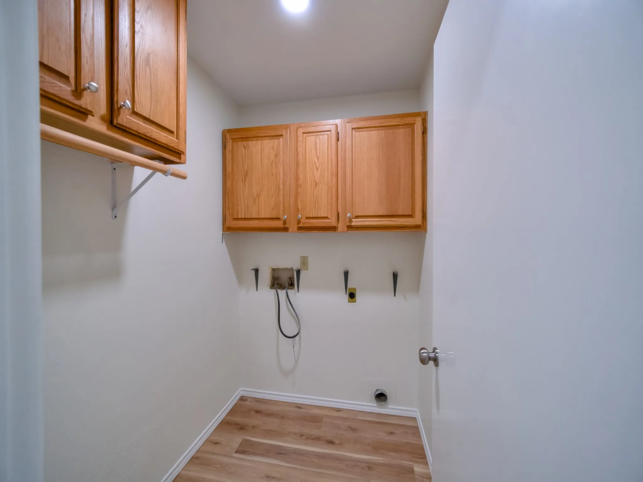 Single Family Residence For Sale in Dallas County , 2336 Carlisle Court, Grand Prairie, Texas 75052, 3 Bedroom, 2 Bathroom, 2 Garage spaces, 1,802 Sqft, built in 1985, mls#21387330, Real Estate Agent in Grand Prairie, Homes For Sale in Dallas county, Homes For Sale in Grand Prairie, Realtor in Grand Prairie Texas, Real Estate Brokerage Independent Realty Texas, Luminita Cordes Realtor