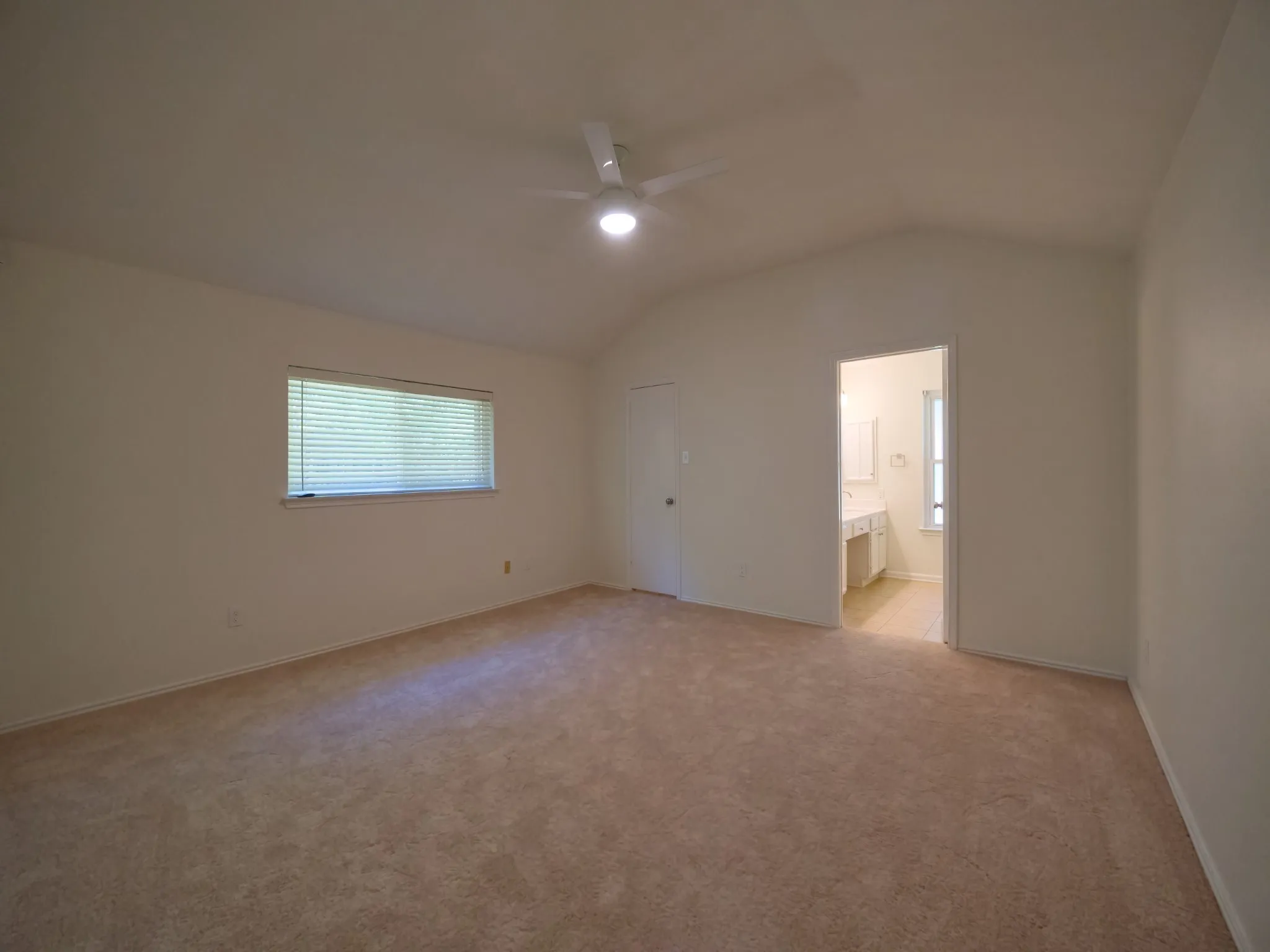 Single Family Residence For Sale in Dallas County , 2336 Carlisle Court, Grand Prairie, Texas 75052, 3 Bedroom, 2 Bathroom, 2 Garage spaces, 1,802 Sqft, built in 1985, mls#21387330, Real Estate Agent in Grand Prairie, Homes For Sale in Dallas county, Homes For Sale in Grand Prairie, Realtor in Grand Prairie Texas, Real Estate Brokerage Independent Realty Texas, Luminita Cordes Realtor
