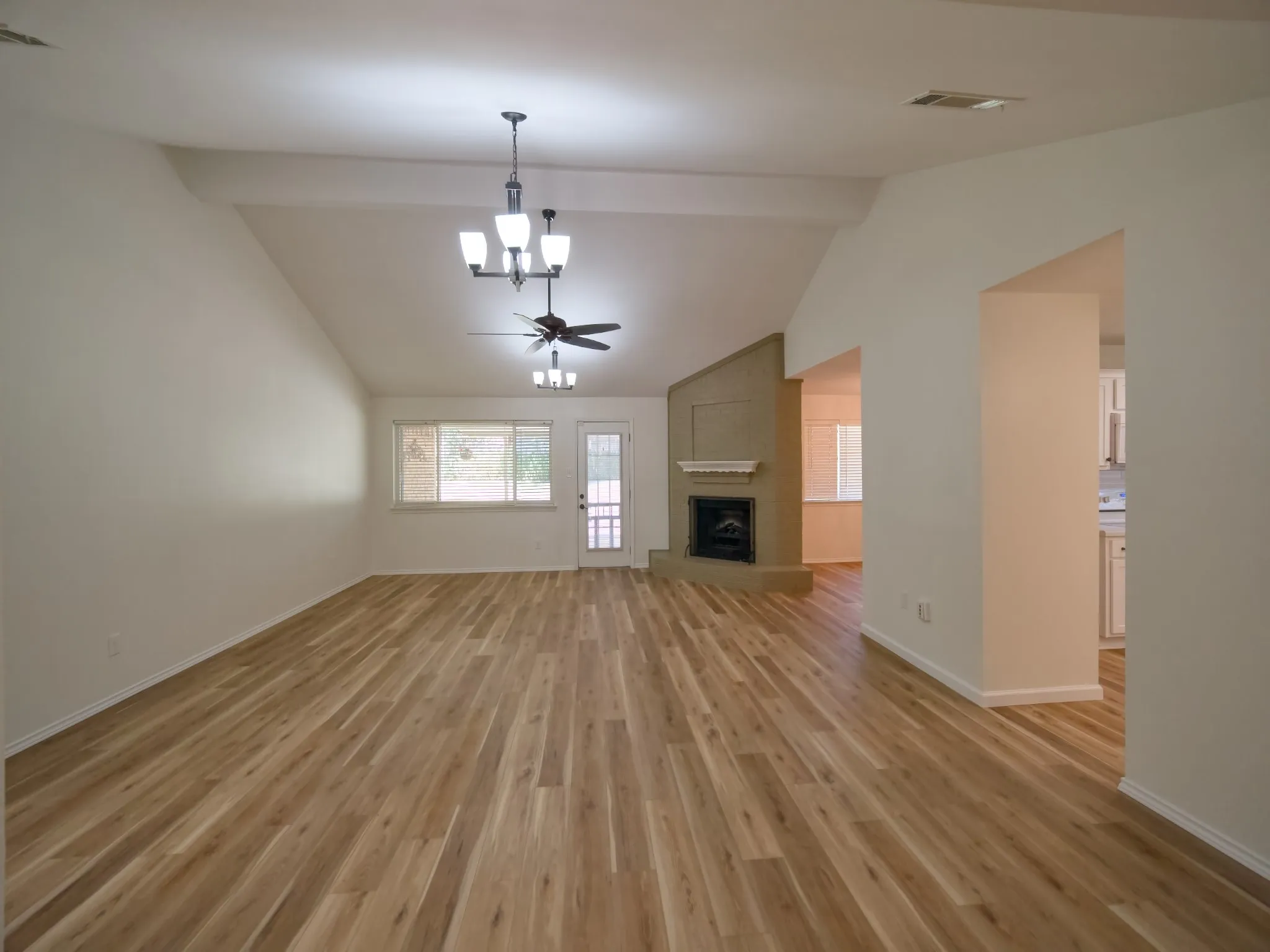 Single Family Residence For Sale in Dallas County , 2336 Carlisle Court, Grand Prairie, Texas 75052, 3 Bedroom, 2 Bathroom, 2 Garage spaces, 1,802 Sqft, built in 1985, mls#21387330, Real Estate Agent in Grand Prairie, Homes For Sale in Dallas county, Homes For Sale in Grand Prairie, Realtor in Grand Prairie Texas, Real Estate Brokerage Independent Realty Texas, Luminita Cordes Realtor