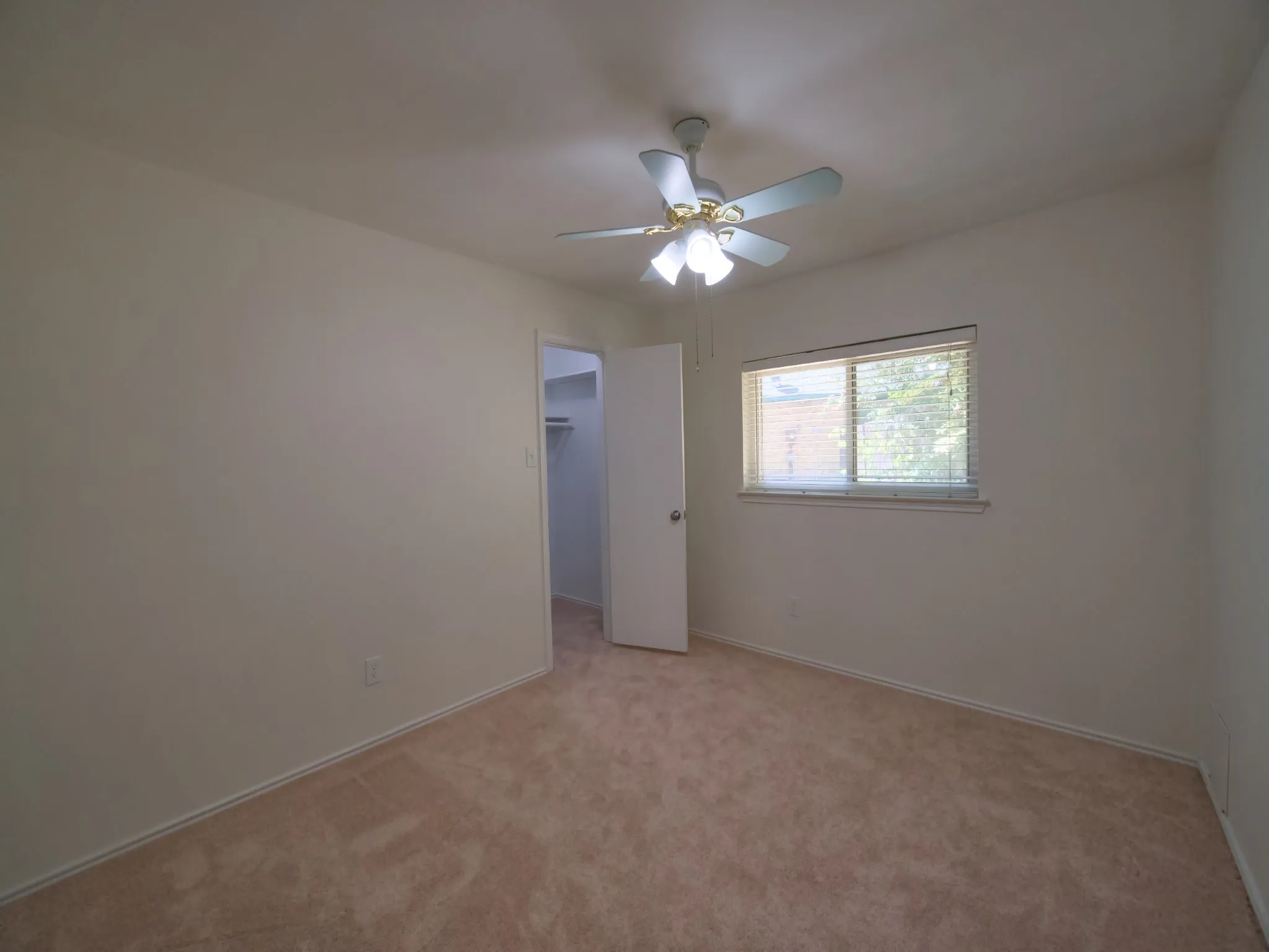 Single Family Residence For Sale in Dallas County , 2336 Carlisle Court, Grand Prairie, Texas 75052, 3 Bedroom, 2 Bathroom, 2 Garage spaces, 1,802 Sqft, built in 1985, mls#21387330, Real Estate Agent in Grand Prairie, Homes For Sale in Dallas county, Homes For Sale in Grand Prairie, Realtor in Grand Prairie Texas, Real Estate Brokerage Independent Realty Texas, Luminita Cordes Realtor