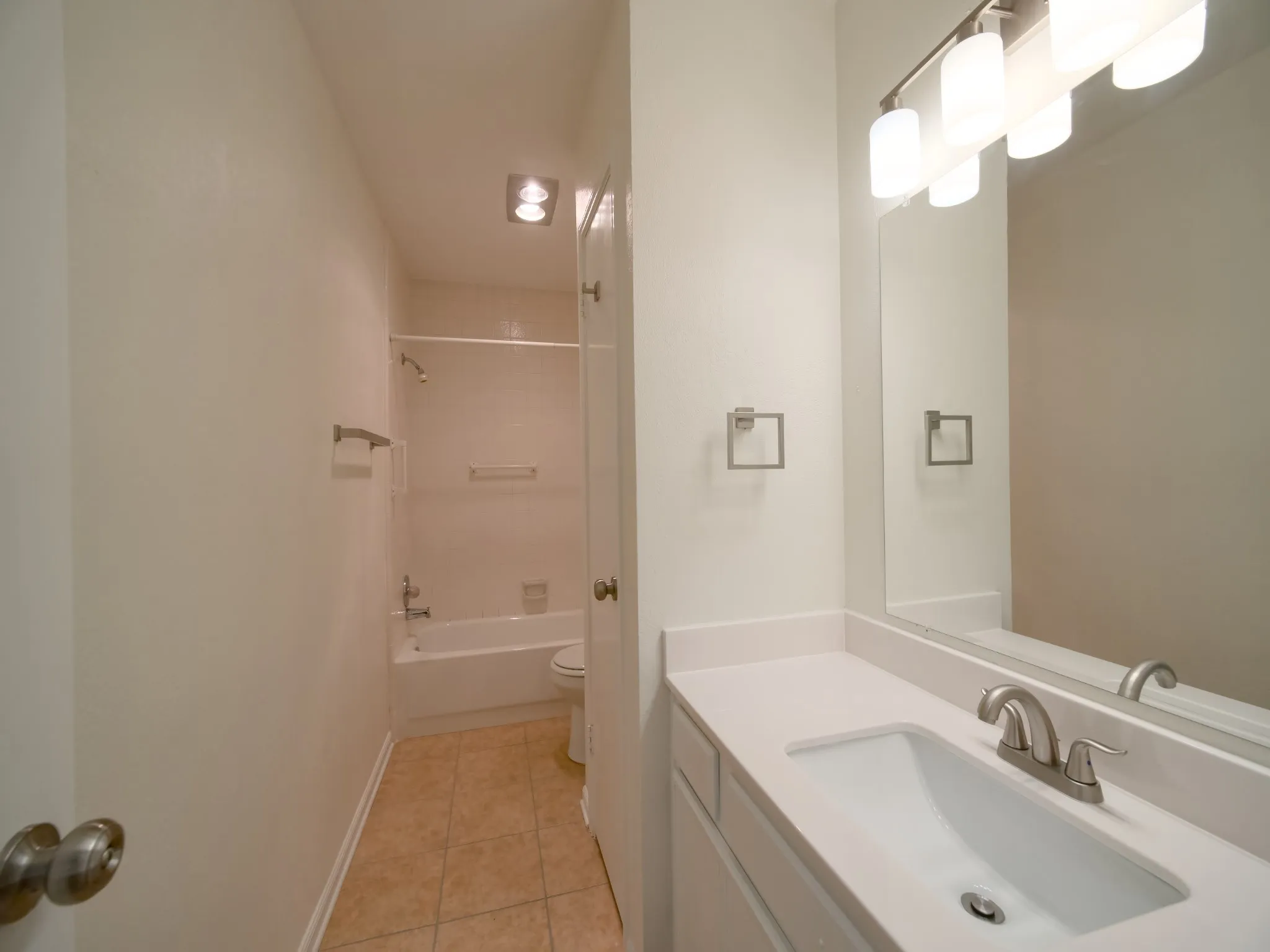 Single Family Residence For Sale in Dallas County , 2336 Carlisle Court, Grand Prairie, Texas 75052, 3 Bedroom, 2 Bathroom, 2 Garage spaces, 1,802 Sqft, built in 1985, mls#21387330, Real Estate Agent in Grand Prairie, Homes For Sale in Dallas county, Homes For Sale in Grand Prairie, Realtor in Grand Prairie Texas, Real Estate Brokerage Independent Realty Texas, Luminita Cordes Realtor