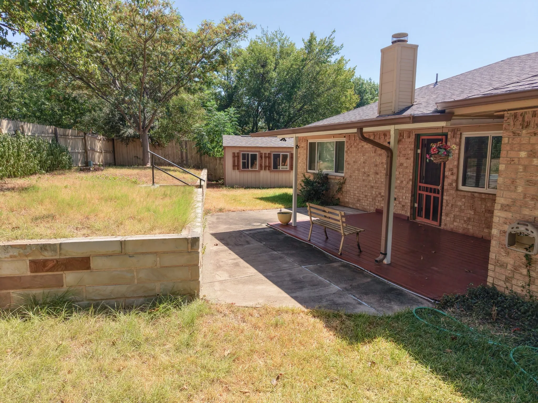 Single Family Residence For Sale in Dallas County , 2336 Carlisle Court, Grand Prairie, Texas 75052, 3 Bedroom, 2 Bathroom, 2 Garage spaces, 1,802 Sqft, built in 1985, mls#21387330, Real Estate Agent in Grand Prairie, Homes For Sale in Dallas county, Homes For Sale in Grand Prairie, Realtor in Grand Prairie Texas, Real Estate Brokerage Independent Realty Texas, Luminita Cordes Realtor