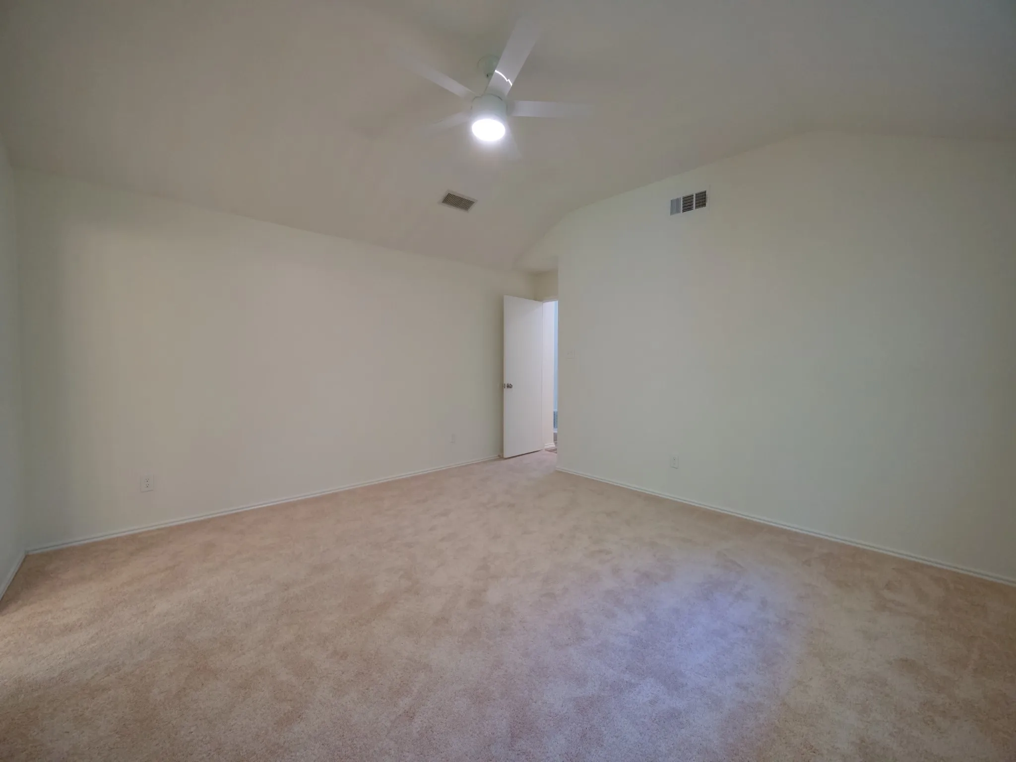 Single Family Residence For Sale in Dallas County , 2336 Carlisle Court, Grand Prairie, Texas 75052, 3 Bedroom, 2 Bathroom, 2 Garage spaces, 1,802 Sqft, built in 1985, mls#21387330, Real Estate Agent in Grand Prairie, Homes For Sale in Dallas county, Homes For Sale in Grand Prairie, Realtor in Grand Prairie Texas, Real Estate Brokerage Independent Realty Texas, Luminita Cordes Realtor