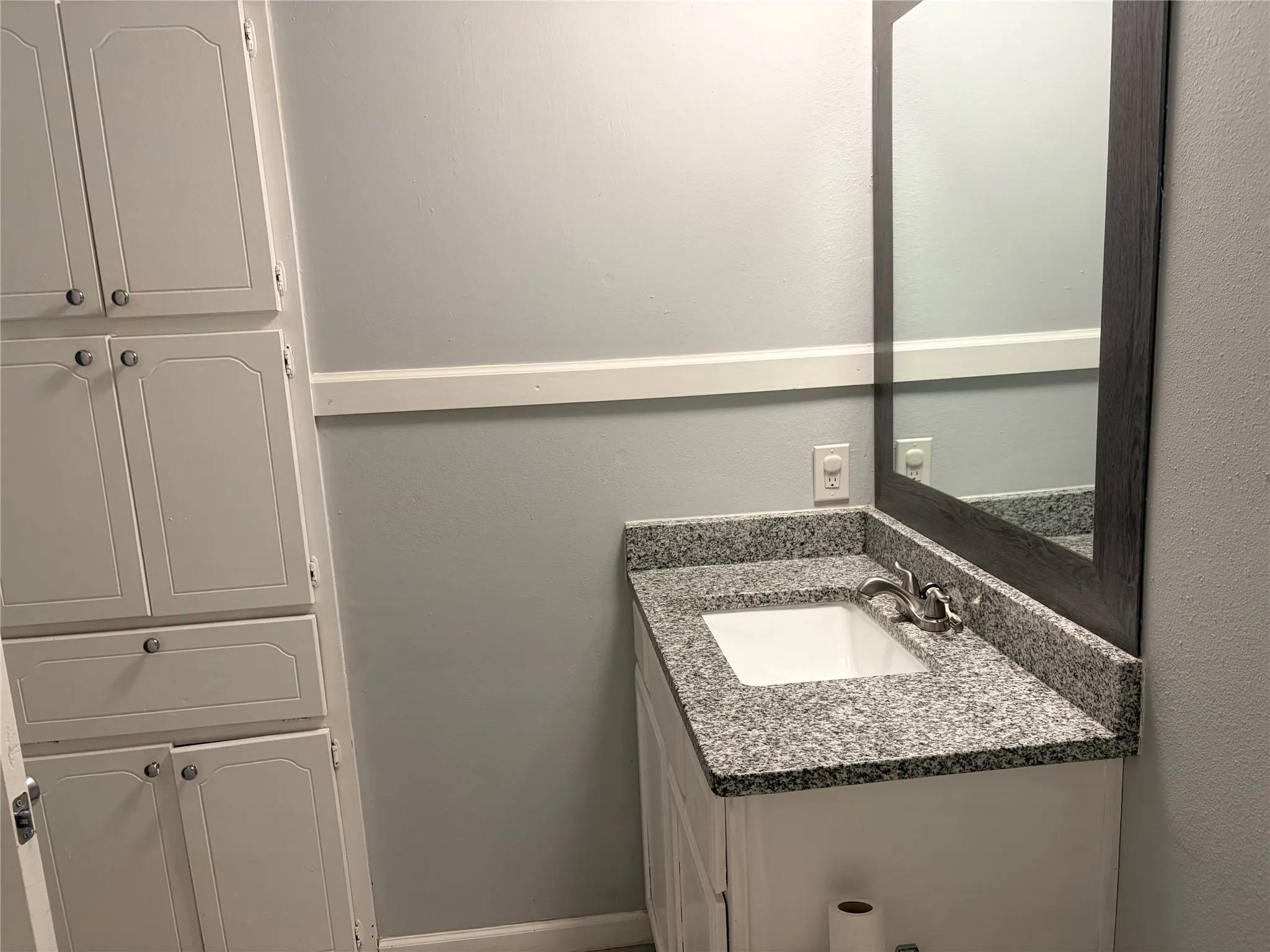 Single Family Residence For Sale in Tarrant County , 1025 Fox River Lane, Fort Worth, Texas 76120, 3 Bedroom, 2 Bathroom, 2 Garage spaces, 1,425 Sqft, built in 1979, mls#21397276, Real Estate Agent in Fort Worth, Homes For Sale in Tarrant county, Homes For Sale in Fort Worth, Realtor in Fort Worth Texas, Real Estate Brokerage Independent Realty Texas, Luminita Cordes Realtor
