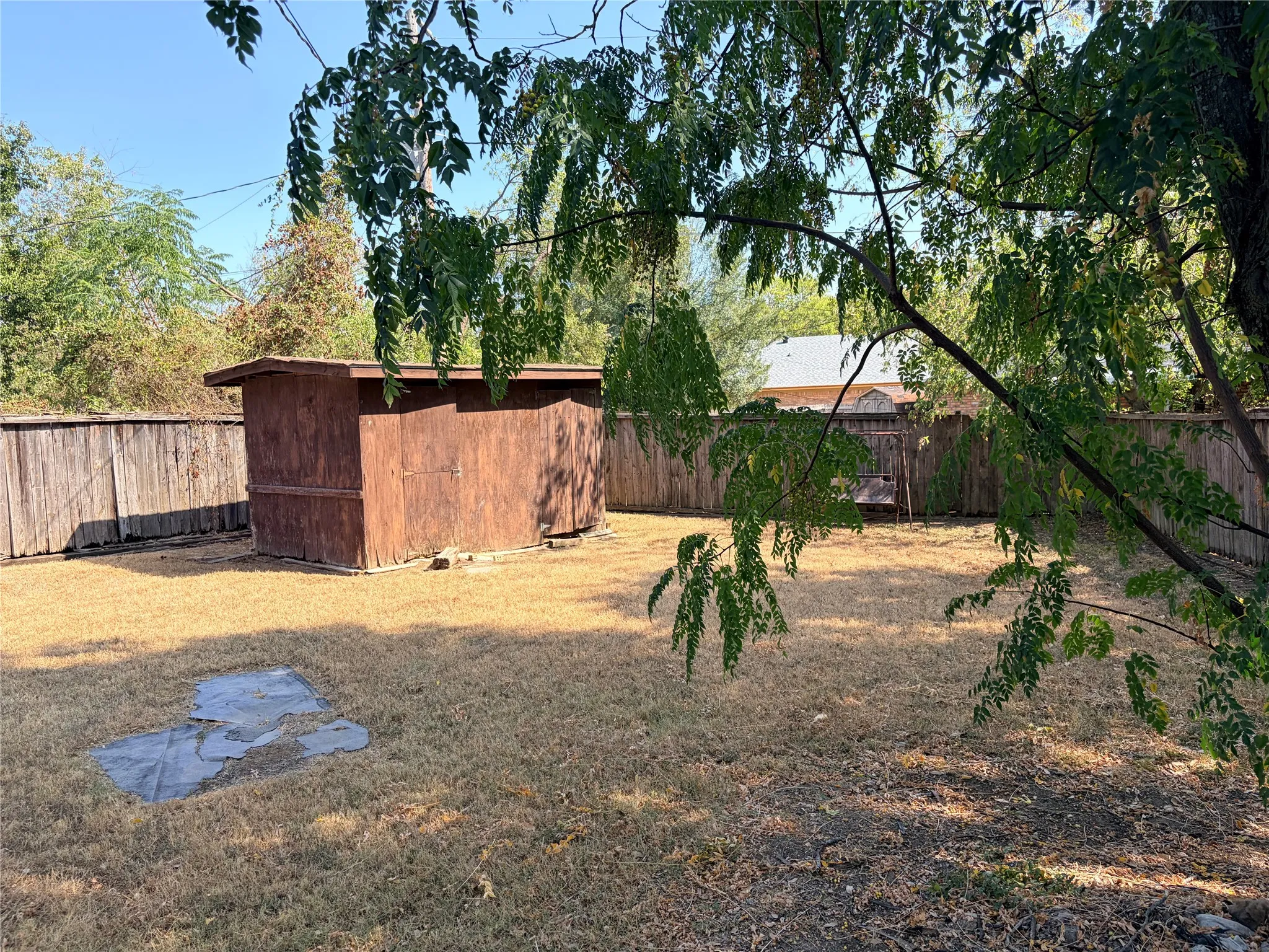 Single Family Residence For Sale in Tarrant County , 1025 Fox River Lane, Fort Worth, Texas 76120, 3 Bedroom, 2 Bathroom, 2 Garage spaces, 1,425 Sqft, built in 1979, mls#21397276, Real Estate Agent in Fort Worth, Homes For Sale in Tarrant county, Homes For Sale in Fort Worth, Realtor in Fort Worth Texas, Real Estate Brokerage Independent Realty Texas, Luminita Cordes Realtor