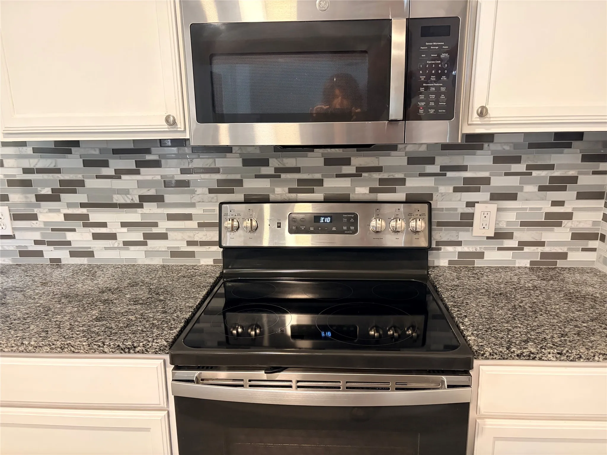 Single Family Residence For Sale in Tarrant County , 1025 Fox River Lane, Fort Worth, Texas 76120, 3 Bedroom, 2 Bathroom, 2 Garage spaces, 1,425 Sqft, built in 1979, mls#21397276, Real Estate Agent in Fort Worth, Homes For Sale in Tarrant county, Homes For Sale in Fort Worth, Realtor in Fort Worth Texas, Real Estate Brokerage Independent Realty Texas, Luminita Cordes Realtor