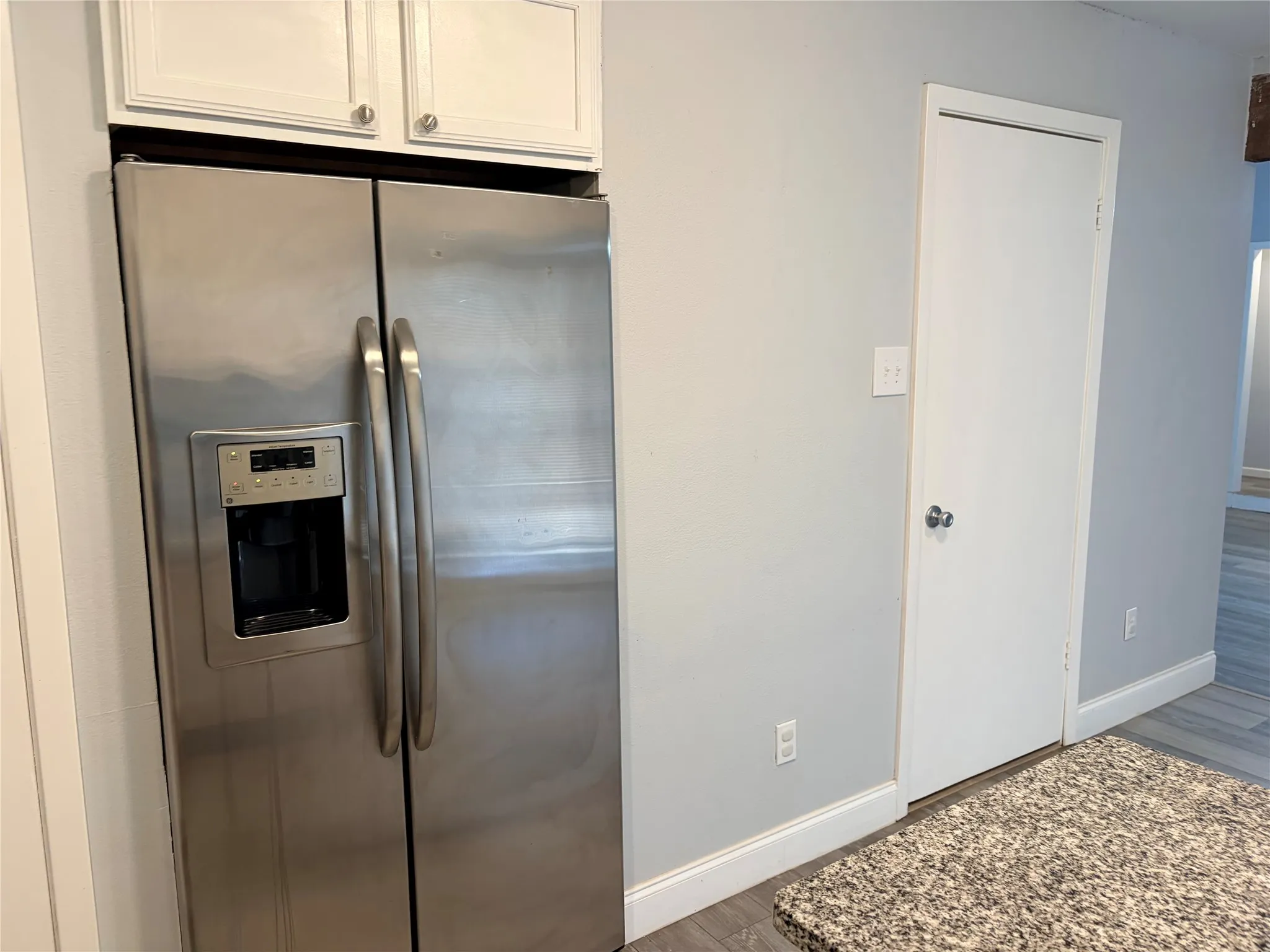 Single Family Residence For Sale in Tarrant County , 1025 Fox River Lane, Fort Worth, Texas 76120, 3 Bedroom, 2 Bathroom, 2 Garage spaces, 1,425 Sqft, built in 1979, mls#21397276, Real Estate Agent in Fort Worth, Homes For Sale in Tarrant county, Homes For Sale in Fort Worth, Realtor in Fort Worth Texas, Real Estate Brokerage Independent Realty Texas, Luminita Cordes Realtor