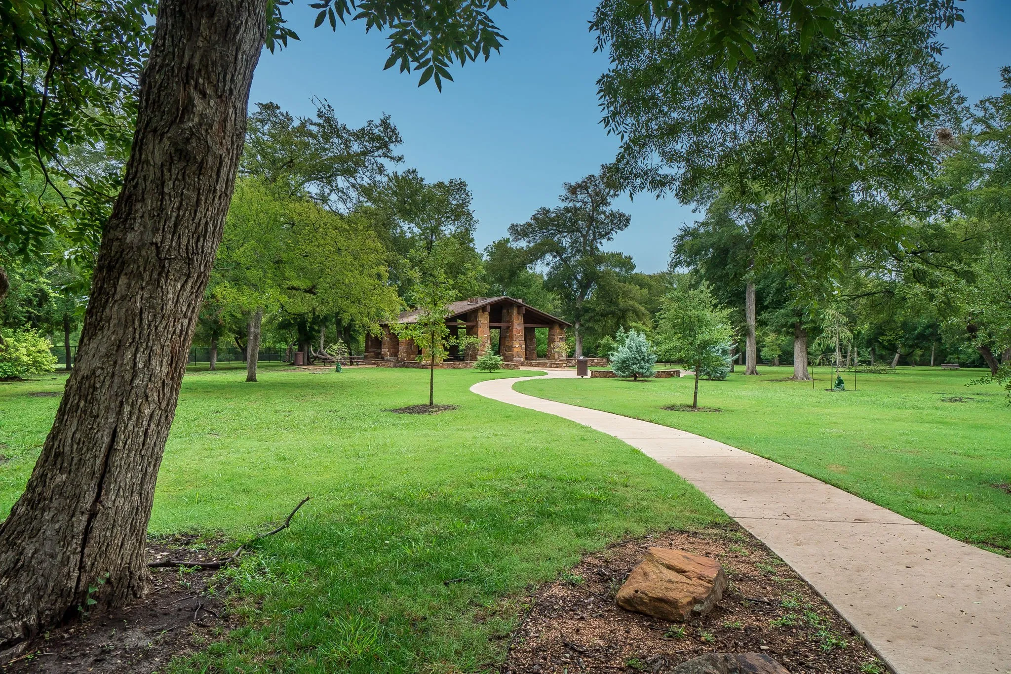 Single Family Residence For Sale in Collin County , 1303 Kerrville Drive, Allen, Texas 75013, 5 Bedroom, 4 Bathroom, 2 Garage spaces, 3,963 Sqft, built in 2006, mls#21388426, Real Estate Agent in Allen, Homes For Sale in Collin county, Homes For Sale in Allen, Realtor in Allen Texas, Real Estate Brokerage Independent Realty Texas, Luminita Cordes Realtor