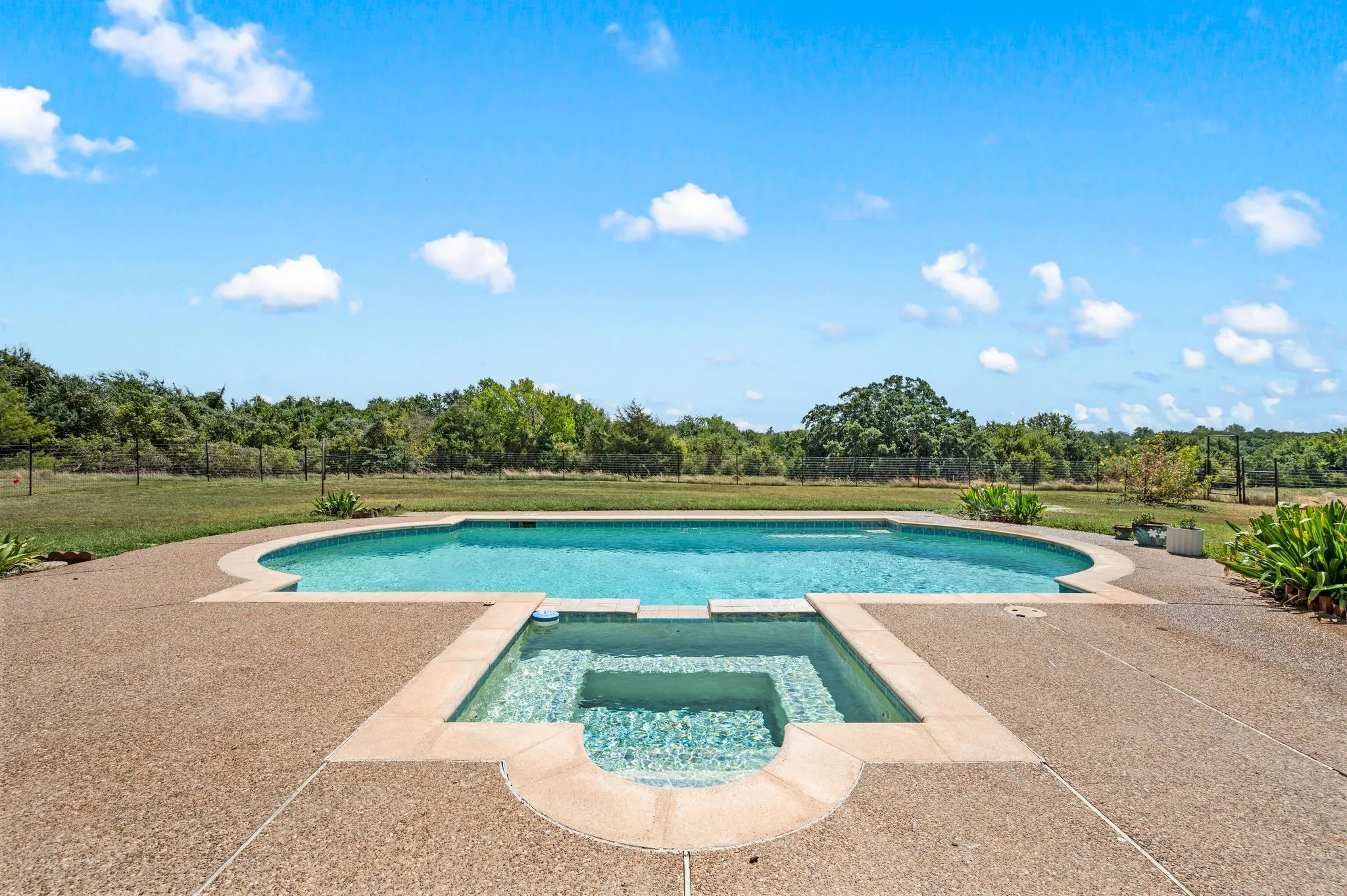 Single Family Residence For Sale in Wise County , 141 Blue Sky Drive, Decatur, Texas 76234, 4 Bedroom, 3 Bathroom, 2 Garage spaces, 3,829 Sqft, built in 2000, mls#21397331, Real Estate Agent in Decatur, Homes For Sale in Wise county, Homes For Sale in Decatur, Realtor in Decatur Texas, Real Estate Brokerage Independent Realty Texas, Luminita Cordes Realtor
