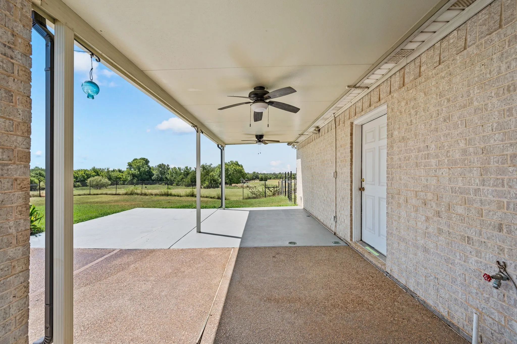 Single Family Residence For Sale in Wise County , 141 Blue Sky Drive, Decatur, Texas 76234, 4 Bedroom, 3 Bathroom, 2 Garage spaces, 3,829 Sqft, built in 2000, mls#21397331, Real Estate Agent in Decatur, Homes For Sale in Wise county, Homes For Sale in Decatur, Realtor in Decatur Texas, Real Estate Brokerage Independent Realty Texas, Luminita Cordes Realtor