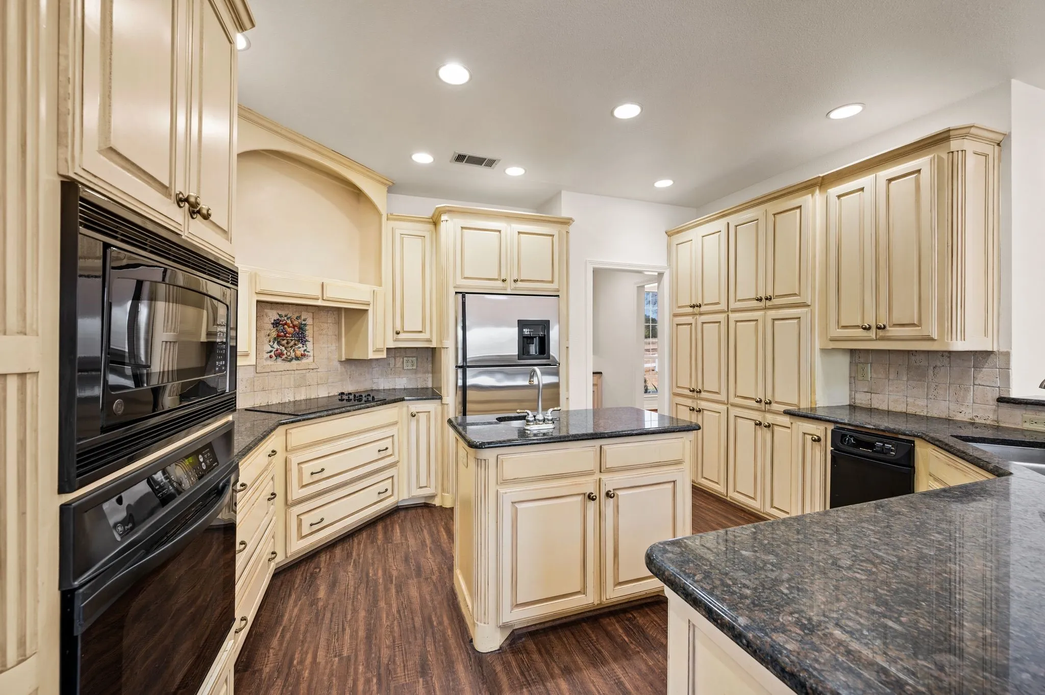 Single Family Residence For Sale in Wise County , 141 Blue Sky Drive, Decatur, Texas 76234, 4 Bedroom, 3 Bathroom, 2 Garage spaces, 3,829 Sqft, built in 2000, mls#21397331, Real Estate Agent in Decatur, Homes For Sale in Wise county, Homes For Sale in Decatur, Realtor in Decatur Texas, Real Estate Brokerage Independent Realty Texas, Luminita Cordes Realtor