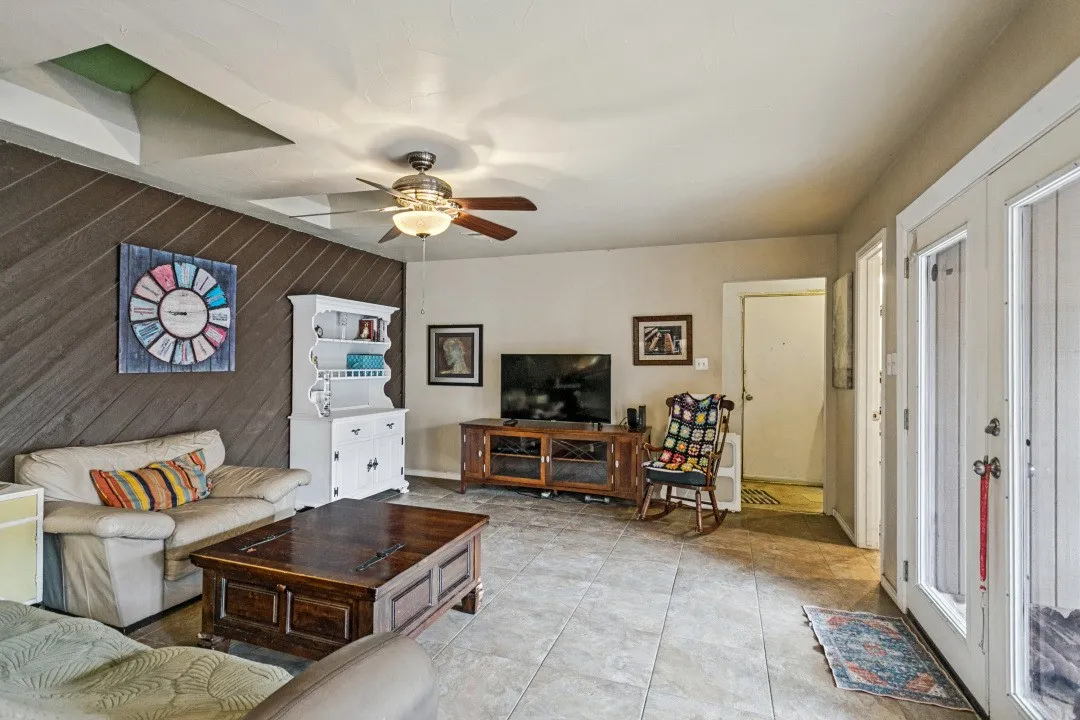 Single Family Residence For Sale in Collin County , 3806 Timberlake Drive, Plano, Texas 75023, 4 Bedroom, 3 Bathroom, 2 Garage spaces, 2,655 Sqft, built in 1977, mls#21387015, Real Estate Agent in Plano, Homes For Sale in Collin county, Homes For Sale in Plano, Realtor in Plano Texas, Real Estate Brokerage Independent Realty Texas, Luminita Cordes Realtor