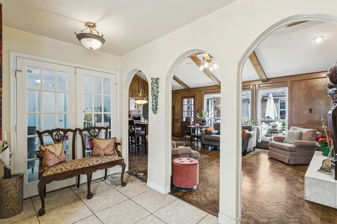 Single Family Residence For Sale in Collin County , 3806 Timberlake Drive, Plano, Texas 75023, 4 Bedroom, 3 Bathroom, 2 Garage spaces, 2,655 Sqft, built in 1977, mls#21387015, Real Estate Agent in Plano, Homes For Sale in Collin county, Homes For Sale in Plano, Realtor in Plano Texas, Real Estate Brokerage Independent Realty Texas, Luminita Cordes Realtor