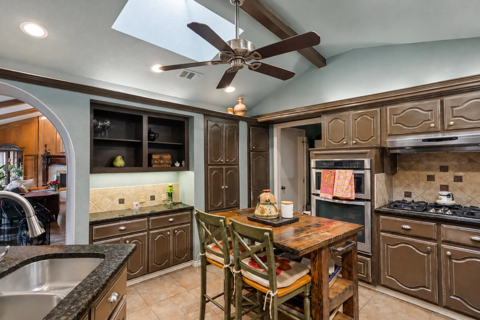 Single Family Residence For Sale in Collin County , 3806 Timberlake Drive, Plano, Texas 75023, 4 Bedroom, 3 Bathroom, 2 Garage spaces, 2,655 Sqft, built in 1977, mls#21387015, Real Estate Agent in Plano, Homes For Sale in Collin county, Homes For Sale in Plano, Realtor in Plano Texas, Real Estate Brokerage Independent Realty Texas, Luminita Cordes Realtor