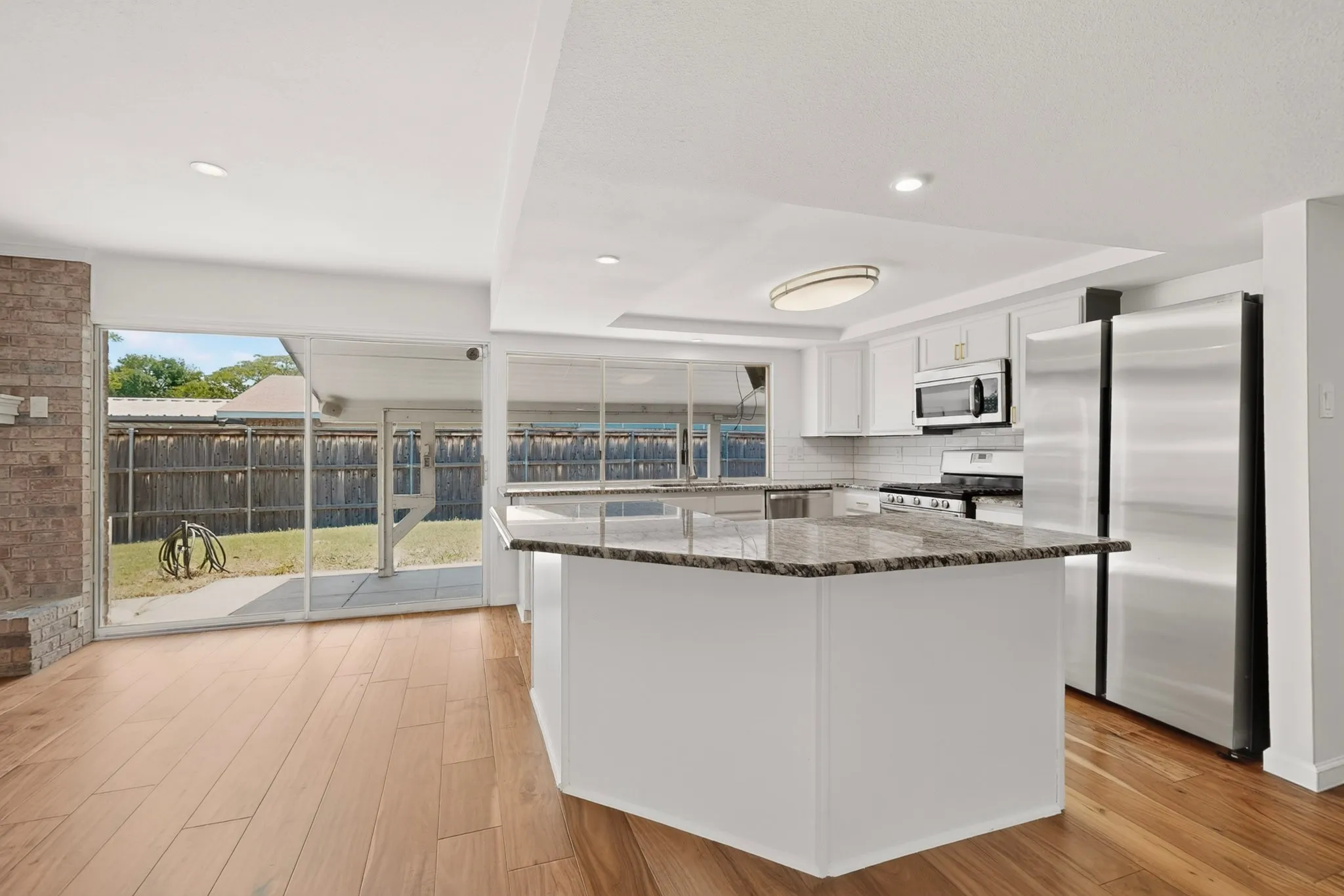Kitchen, gorgeous island with plenty of seating space