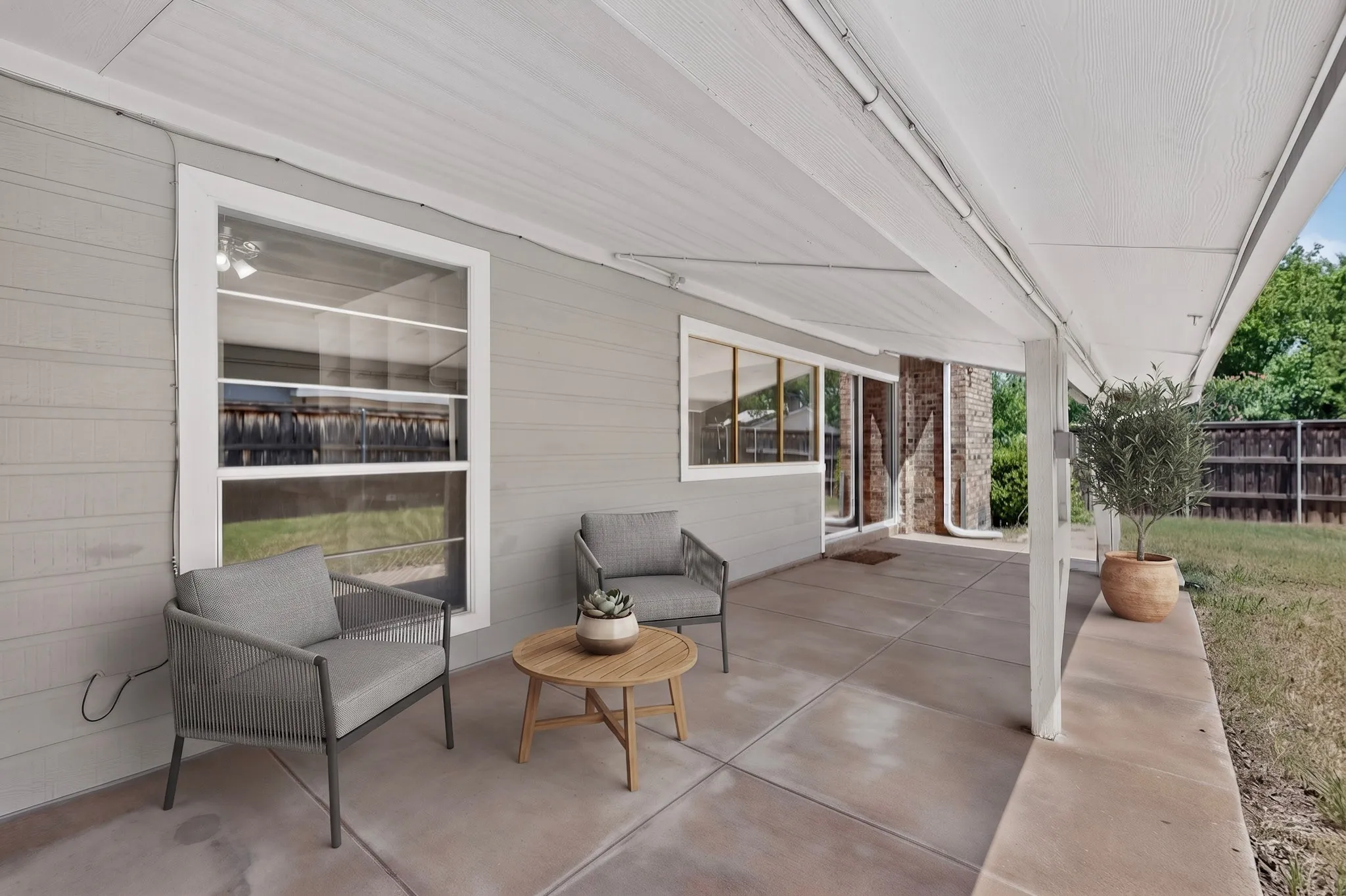 Cozy and private patio