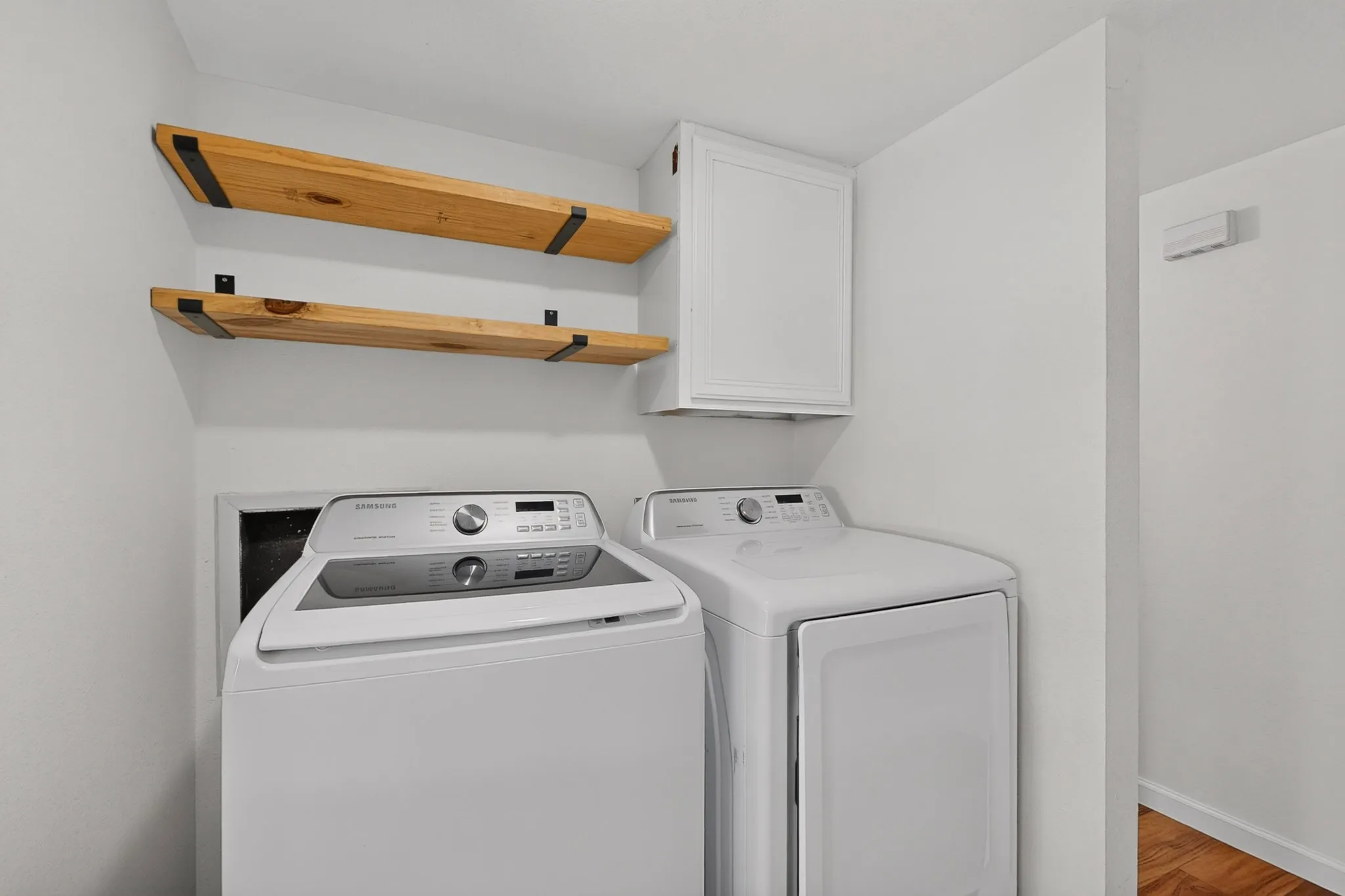 Nice laundry area