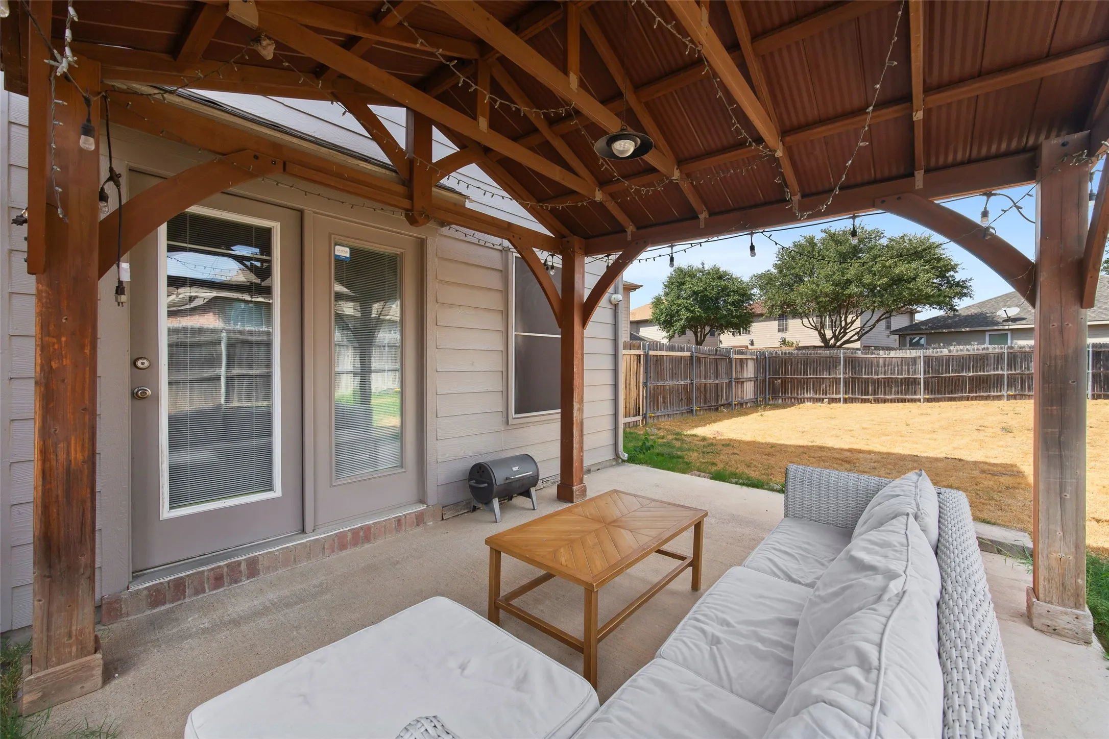 Single Family Residence For Sale in Tarrant County , 8640 Shallow Creek Drive, Fort Worth, Texas 76179, 5 Bedroom, 3 Bathroom, 2 Garage spaces, 3,320 Sqft, built in 2010, mls#21389559, Real Estate Agent in Fort Worth, Homes For Sale in Tarrant county, Homes For Sale in Fort Worth, Realtor in Fort Worth Texas, Real Estate Brokerage Independent Realty Texas, Luminita Cordes Realtor