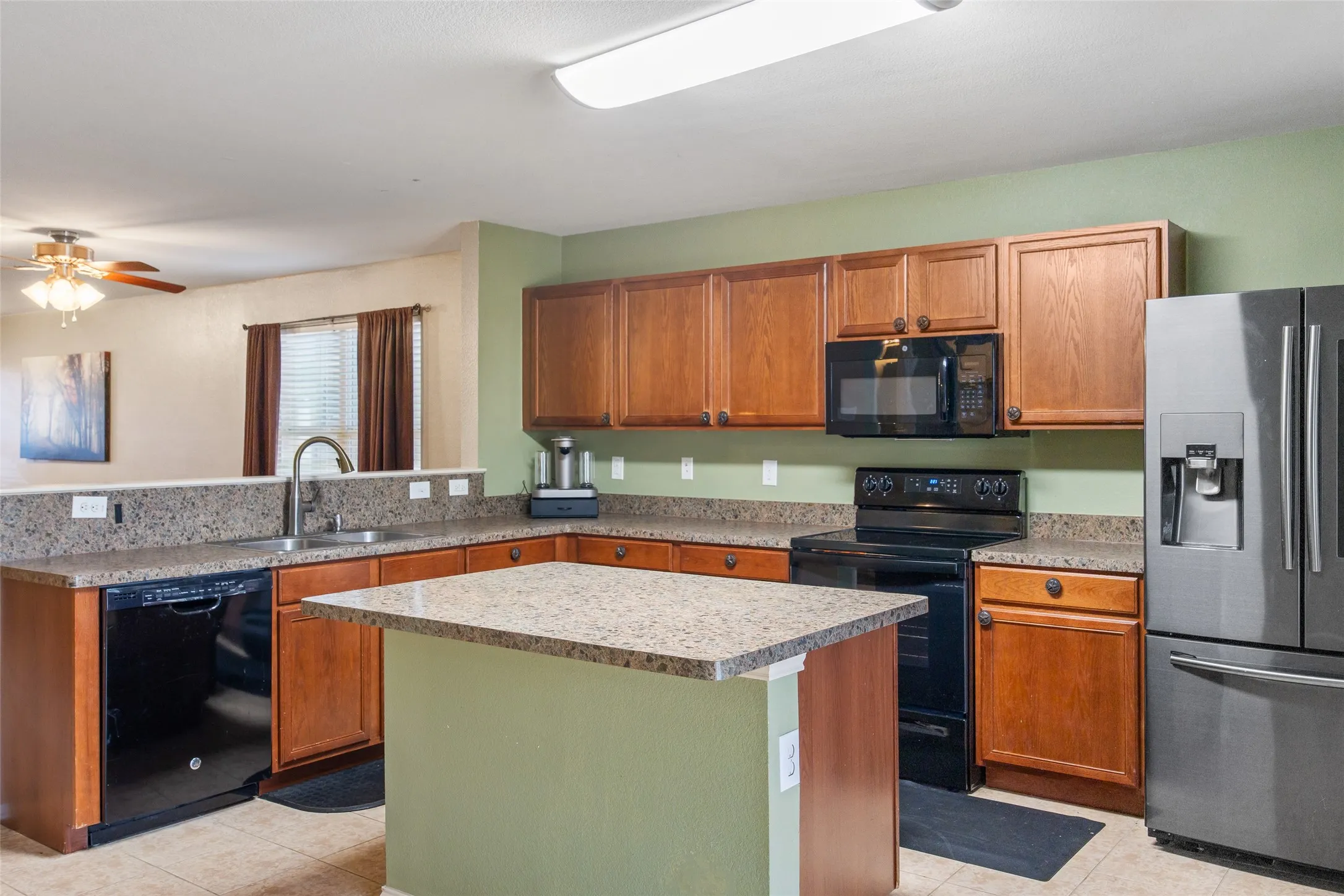 Single Family Residence For Sale in Tarrant County , 8640 Shallow Creek Drive, Fort Worth, Texas 76179, 5 Bedroom, 3 Bathroom, 2 Garage spaces, 3,320 Sqft, built in 2010, mls#21389559, Real Estate Agent in Fort Worth, Homes For Sale in Tarrant county, Homes For Sale in Fort Worth, Realtor in Fort Worth Texas, Real Estate Brokerage Independent Realty Texas, Luminita Cordes Realtor