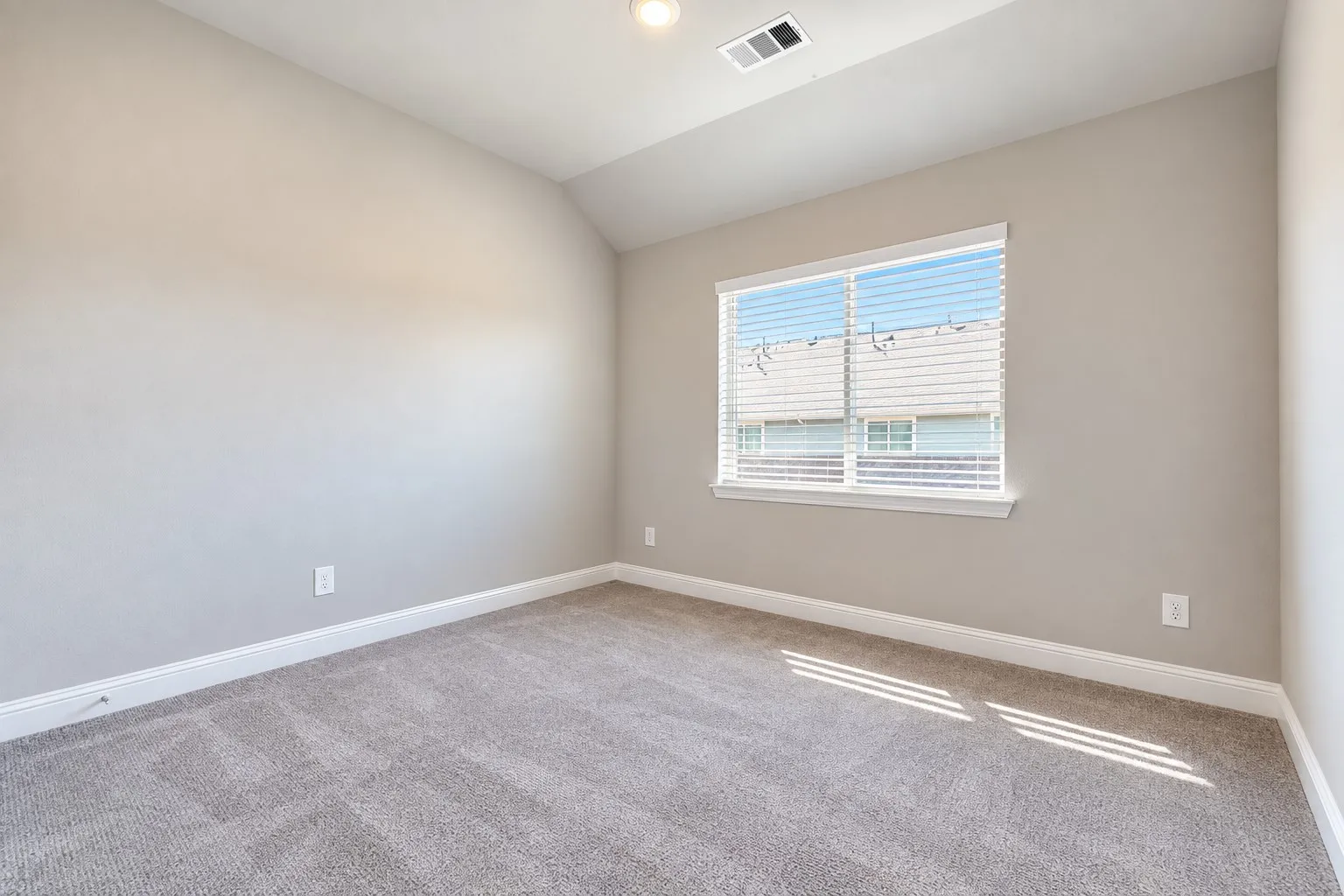 Townhouse For Rent in Collin County , 600 Nolan Lane, Wylie, Texas 75098, 3 Bedroom, 3 Bathroom, 2 Garage spaces, 1,886 Sqft, built in 2026, mls#21397116, Real Estate Agent in Wylie, Homes For Rent in Collin county, Homes For Rent in Wylie, Realtor in Wylie Texas, Real Estate Brokerage Independent Realty Texas, Luminita Cordes Realtor