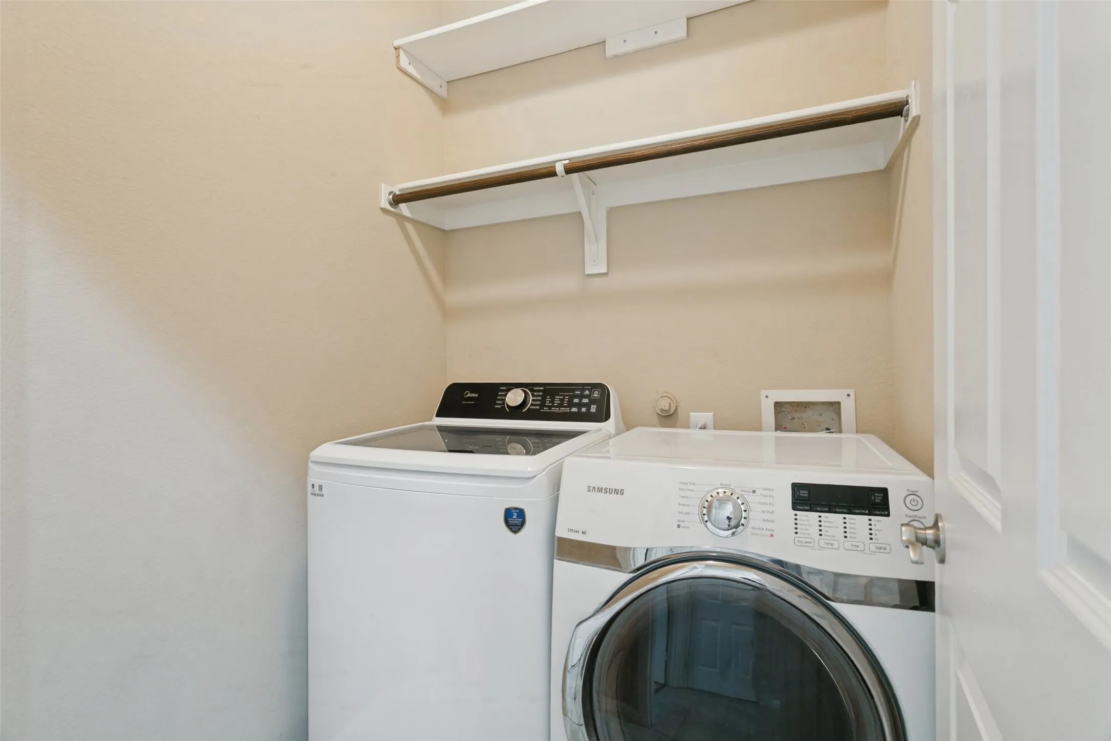Yes!  Washer AND dryer are included!