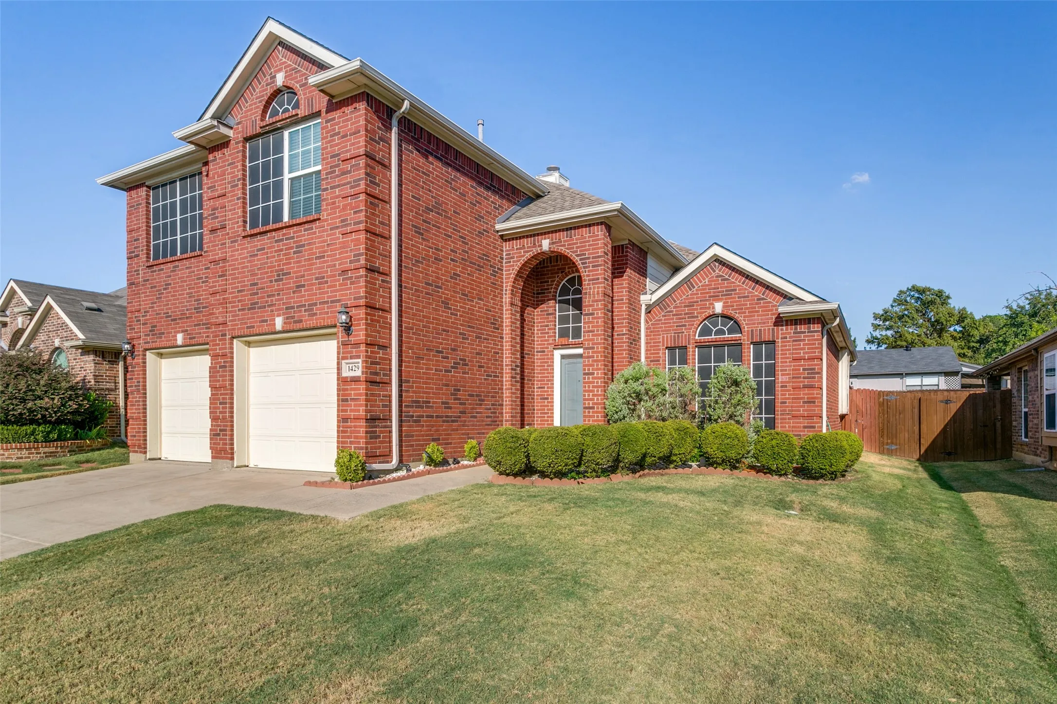 Single Family Residence For Rent in Denton County , 1429 Wellesley Drive, Lewisville, Texas 75067, 5 Bedroom, 3 Bathroom, 2 Garage spaces, 2,574 Sqft, built in 2012, mls#21396390, Real Estate Agent in Lewisville, Homes For Rent in Denton county, Homes For Rent in Lewisville, Realtor in Lewisville Texas, Real Estate Brokerage Independent Realty Texas, Luminita Cordes Realtor