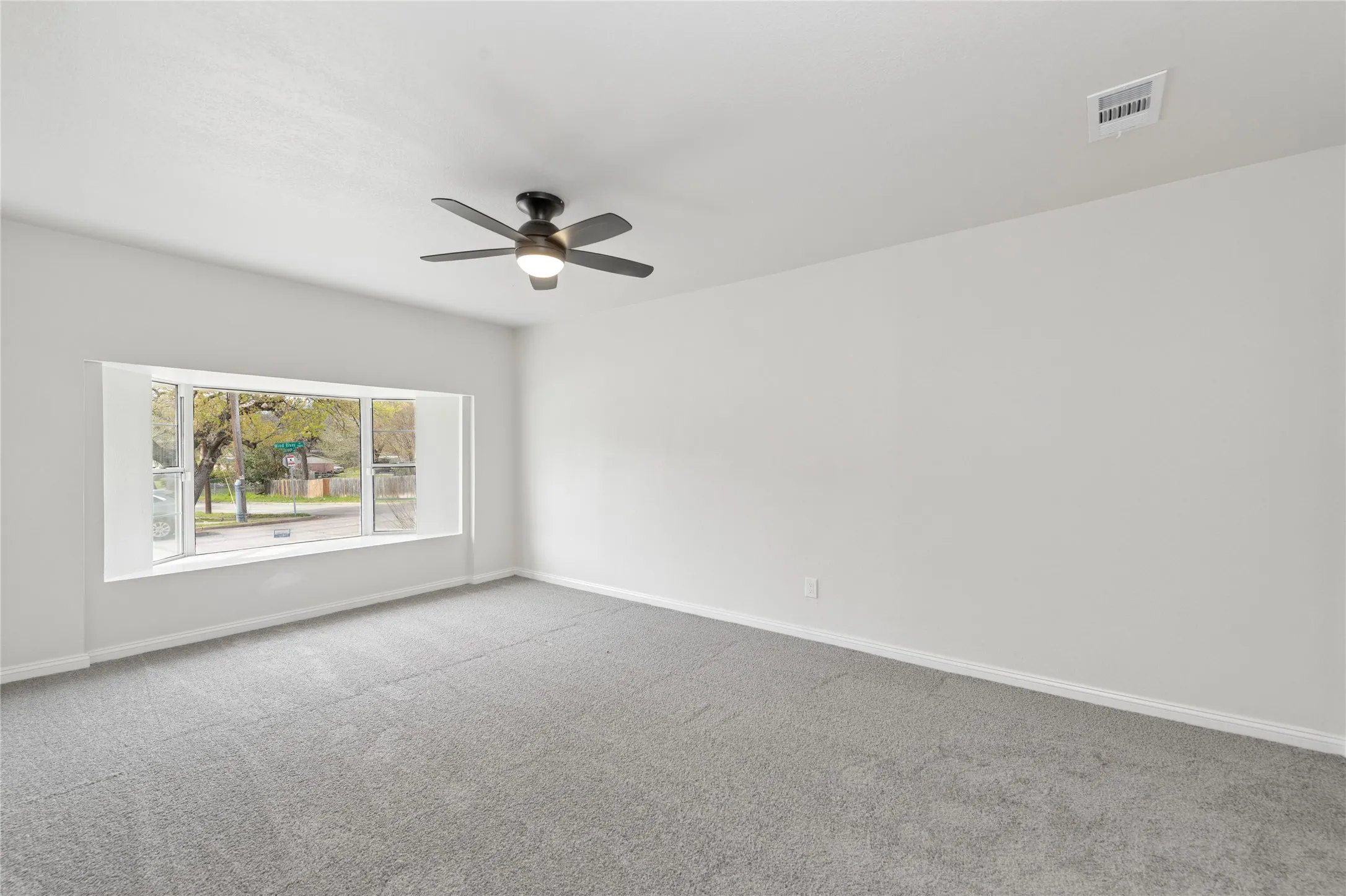 Single Family Residence For Sale in Dallas County , 4040 Wind River Drive, Dallas, Texas 75216, 4 Bedroom, 2 Bathroom, Garage spaces, 1,310 Sqft, built in 1956, mls#21397349, Real Estate Agent in Dallas, Homes For Sale in Dallas county, Homes For Sale in Dallas, Realtor in Dallas Texas, Real Estate Brokerage Independent Realty Texas, Luminita Cordes Realtor