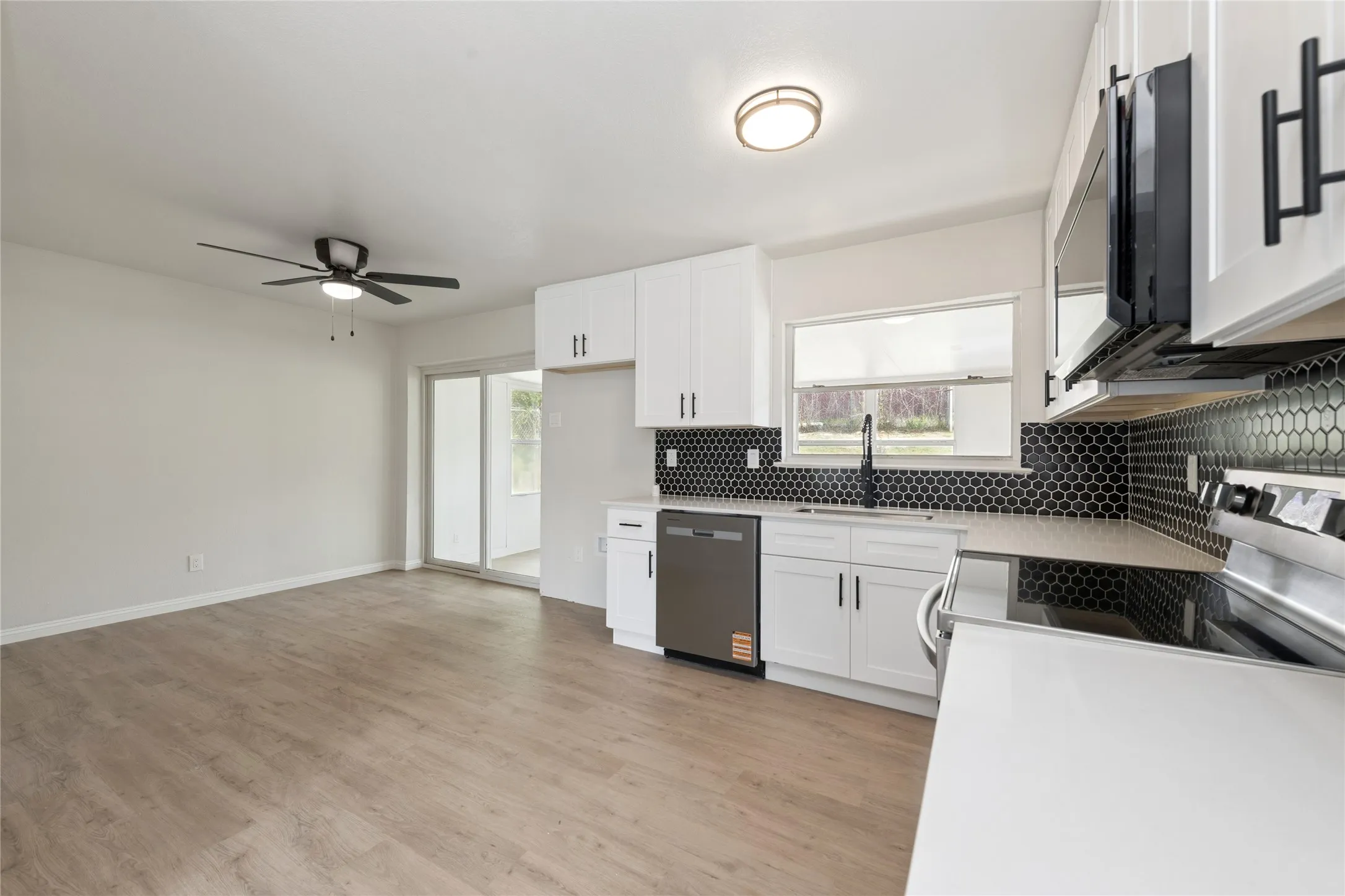 Single Family Residence For Sale in Dallas County , 4040 Wind River Drive, Dallas, Texas 75216, 4 Bedroom, 2 Bathroom, Garage spaces, 1,310 Sqft, built in 1956, mls#21397349, Real Estate Agent in Dallas, Homes For Sale in Dallas county, Homes For Sale in Dallas, Realtor in Dallas Texas, Real Estate Brokerage Independent Realty Texas, Luminita Cordes Realtor