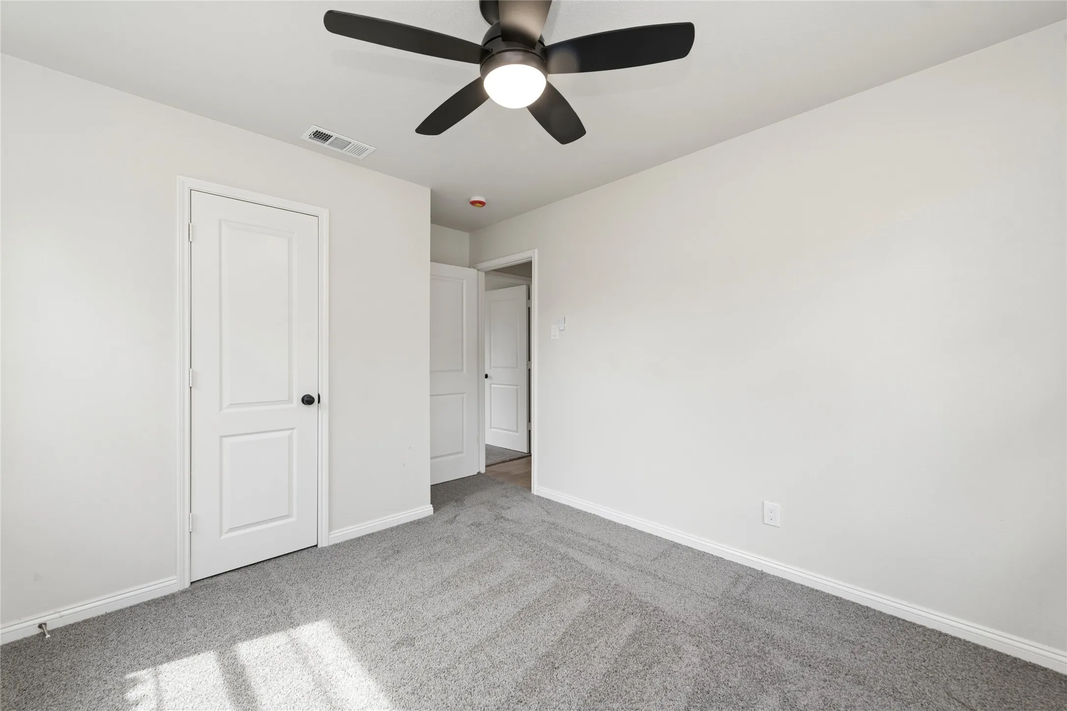 Single Family Residence For Sale in Dallas County , 4040 Wind River Drive, Dallas, Texas 75216, 4 Bedroom, 2 Bathroom, Garage spaces, 1,310 Sqft, built in 1956, mls#21397349, Real Estate Agent in Dallas, Homes For Sale in Dallas county, Homes For Sale in Dallas, Realtor in Dallas Texas, Real Estate Brokerage Independent Realty Texas, Luminita Cordes Realtor