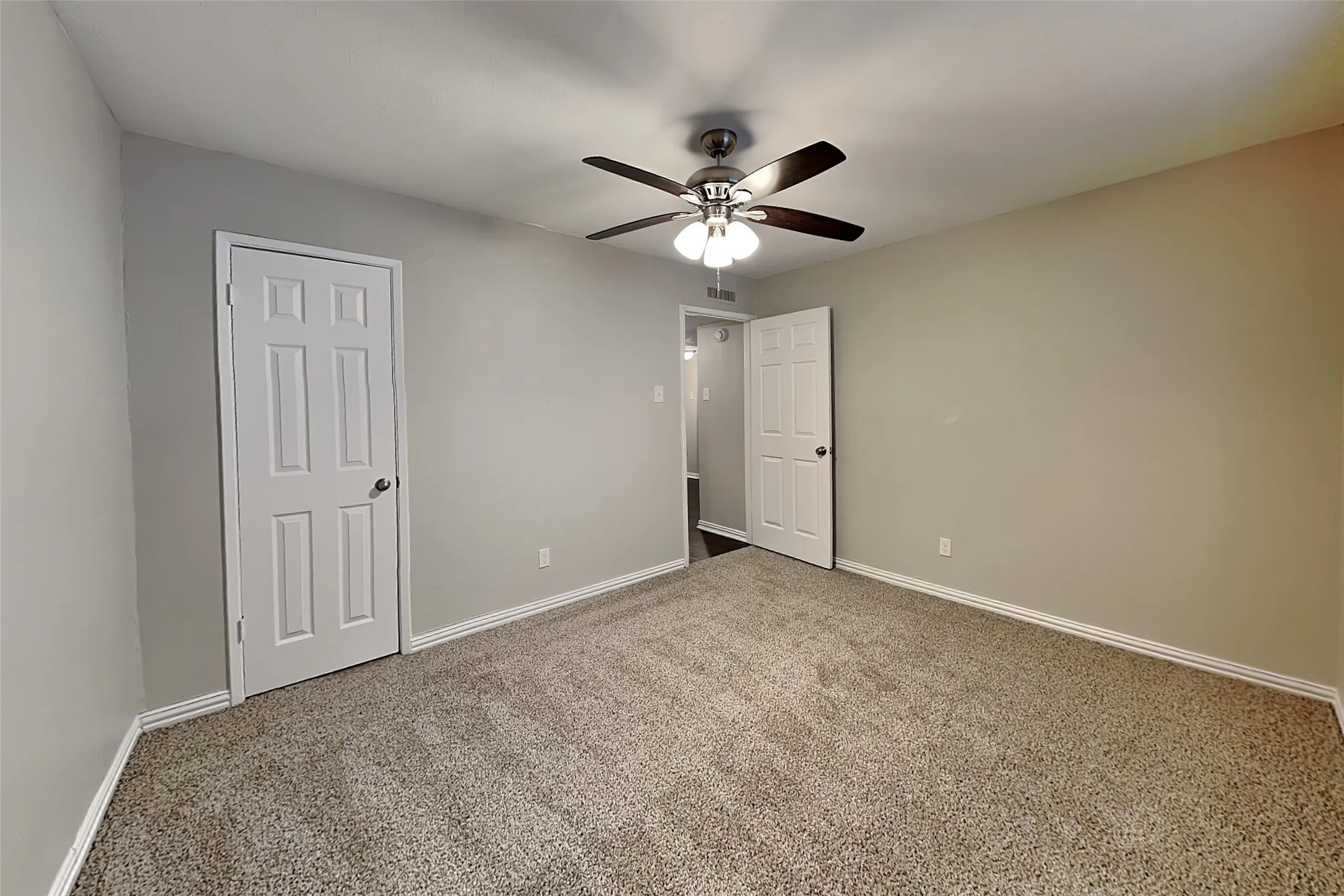 Single Family Residence For Rent in Dallas County , 5905 Cedar Lane, Rowlett, Texas 75089, 3 Bedroom, 2 Bathroom, 2 Garage spaces, 1,591 Sqft, built in 1978, mls#21397351, Real Estate Agent in Rowlett, Homes For Rent in Dallas county, Homes For Rent in Rowlett, Realtor in Rowlett Texas, Real Estate Brokerage Independent Realty Texas, Luminita Cordes Realtor