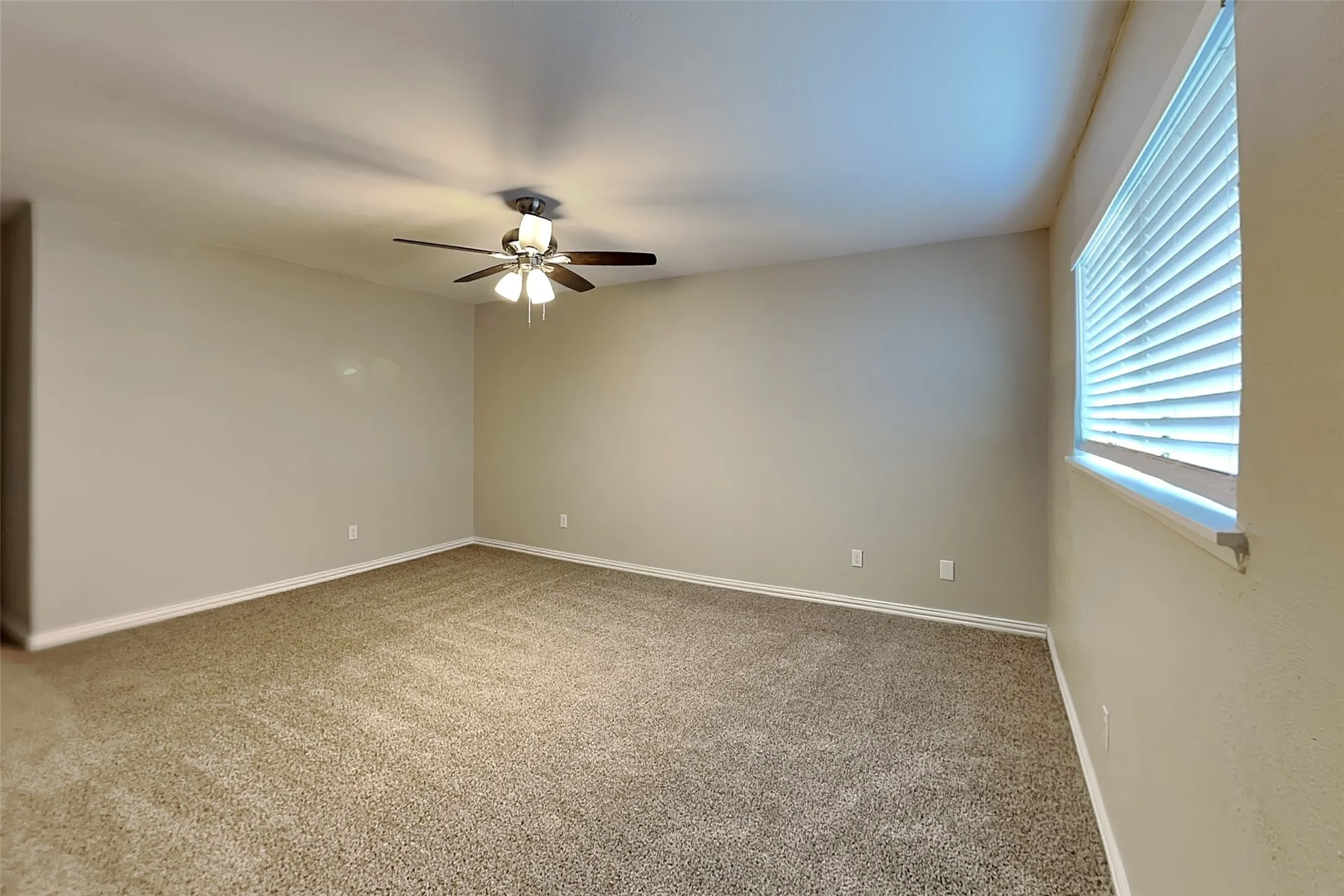 Single Family Residence For Rent in Dallas County , 5905 Cedar Lane, Rowlett, Texas 75089, 3 Bedroom, 2 Bathroom, 2 Garage spaces, 1,591 Sqft, built in 1978, mls#21397351, Real Estate Agent in Rowlett, Homes For Rent in Dallas county, Homes For Rent in Rowlett, Realtor in Rowlett Texas, Real Estate Brokerage Independent Realty Texas, Luminita Cordes Realtor