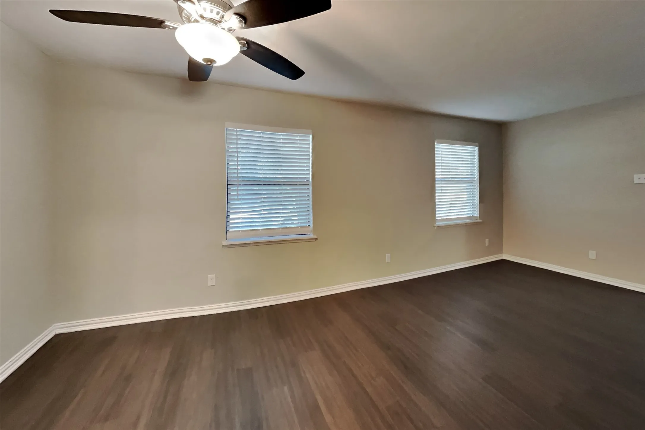 Single Family Residence For Rent in Dallas County , 5905 Cedar Lane, Rowlett, Texas 75089, 3 Bedroom, 2 Bathroom, 2 Garage spaces, 1,591 Sqft, built in 1978, mls#21397351, Real Estate Agent in Rowlett, Homes For Rent in Dallas county, Homes For Rent in Rowlett, Realtor in Rowlett Texas, Real Estate Brokerage Independent Realty Texas, Luminita Cordes Realtor