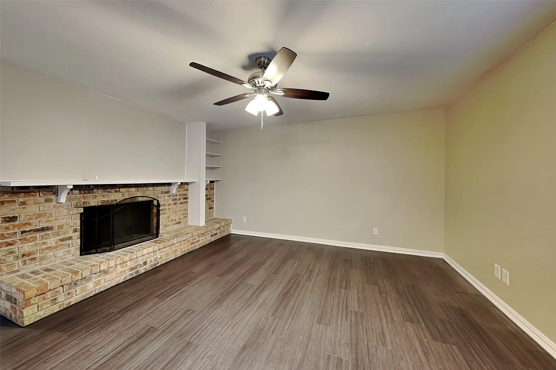 Single Family Residence For Rent in Dallas County , 5905 Cedar Lane, Rowlett, Texas 75089, 3 Bedroom, 2 Bathroom, 2 Garage spaces, 1,591 Sqft, built in 1978, mls#21397351, Real Estate Agent in Rowlett, Homes For Rent in Dallas county, Homes For Rent in Rowlett, Realtor in Rowlett Texas, Real Estate Brokerage Independent Realty Texas, Luminita Cordes Realtor