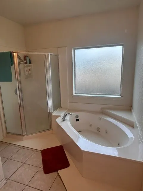 Single Family Residence For Sale in Ellis County , 5961 Fm 66, Maypearl, Texas 76064, 3 Bedroom, 2 Bathroom, 2 Garage spaces, 1,665 Sqft, built in 2003, mls#21397354, Real Estate Agent in Maypearl, Homes For Sale in Ellis county, Homes For Sale in Maypearl, Realtor in Maypearl Texas, Real Estate Brokerage Independent Realty Texas, Luminita Cordes Realtor
