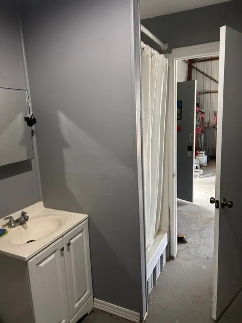 Single Family Residence For Sale in Ellis County , 5961 Fm 66, Maypearl, Texas 76064, 3 Bedroom, 2 Bathroom, 2 Garage spaces, 1,665 Sqft, built in 2003, mls#21397354, Real Estate Agent in Maypearl, Homes For Sale in Ellis county, Homes For Sale in Maypearl, Realtor in Maypearl Texas, Real Estate Brokerage Independent Realty Texas, Luminita Cordes Realtor