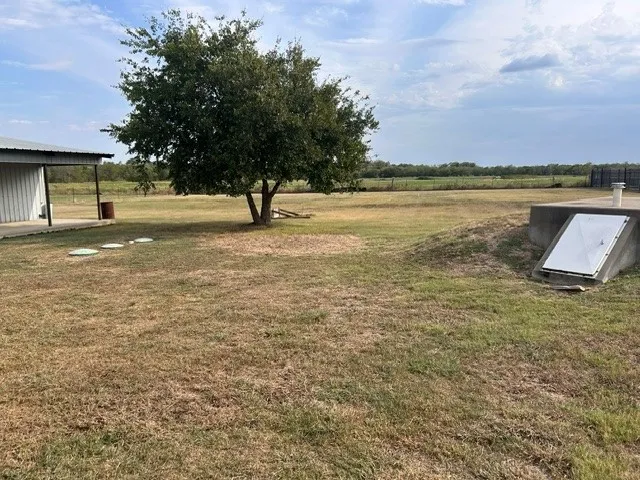 Single Family Residence For Sale in Ellis County , 5961 Fm 66, Maypearl, Texas 76064, 3 Bedroom, 2 Bathroom, 2 Garage spaces, 1,665 Sqft, built in 2003, mls#21397354, Real Estate Agent in Maypearl, Homes For Sale in Ellis county, Homes For Sale in Maypearl, Realtor in Maypearl Texas, Real Estate Brokerage Independent Realty Texas, Luminita Cordes Realtor
