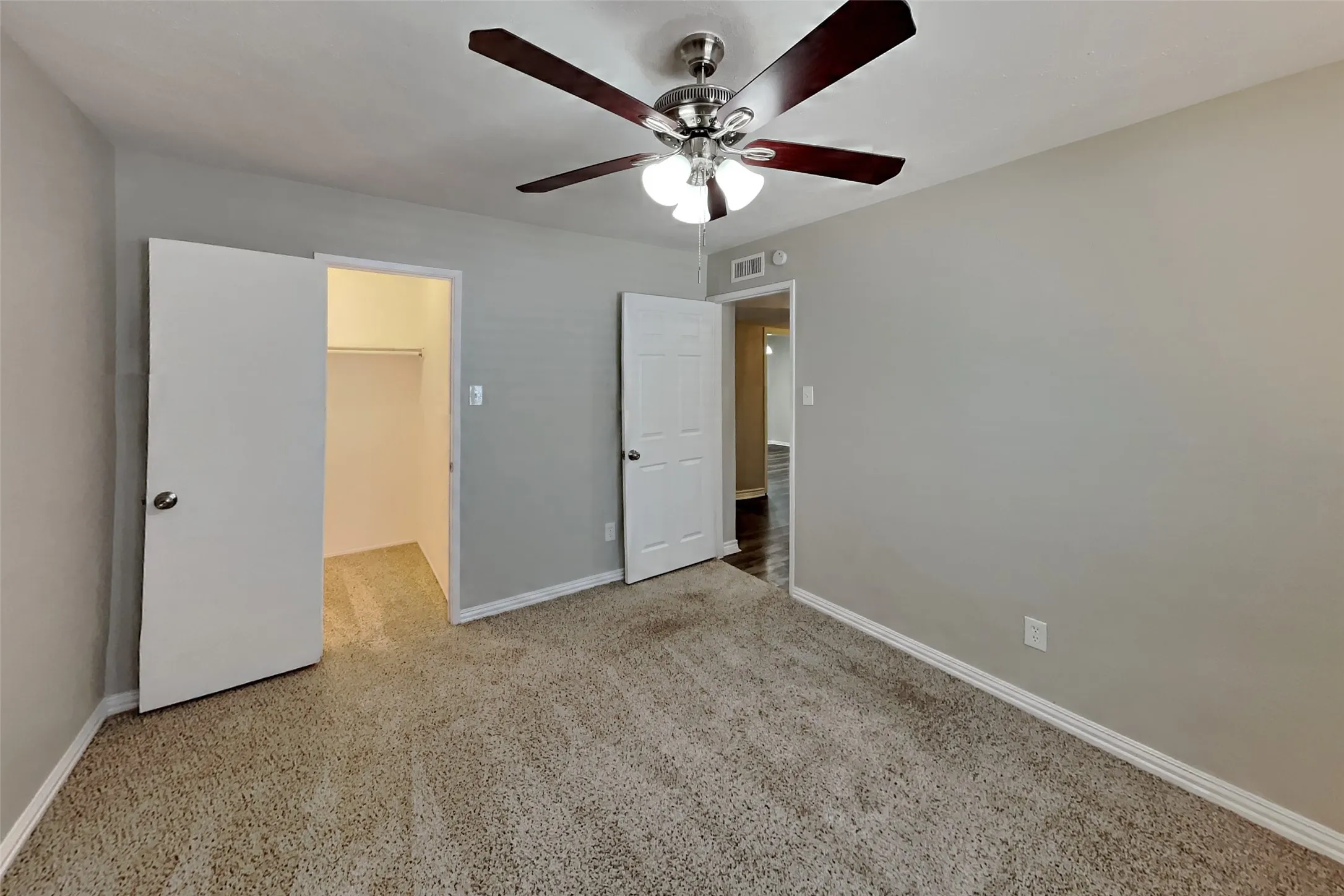 Single Family Residence For Rent in Collin County , 6560 Chinaberry Trail, Plano, Texas 75023, 3 Bedroom, 2 Bathroom, 2 Garage spaces, 1,591 Sqft, built in 1978, mls#21397356, Real Estate Agent in Plano, Homes For Rent in Collin county, Homes For Rent in Plano, Realtor in Plano Texas, Real Estate Brokerage Independent Realty Texas, Luminita Cordes Realtor