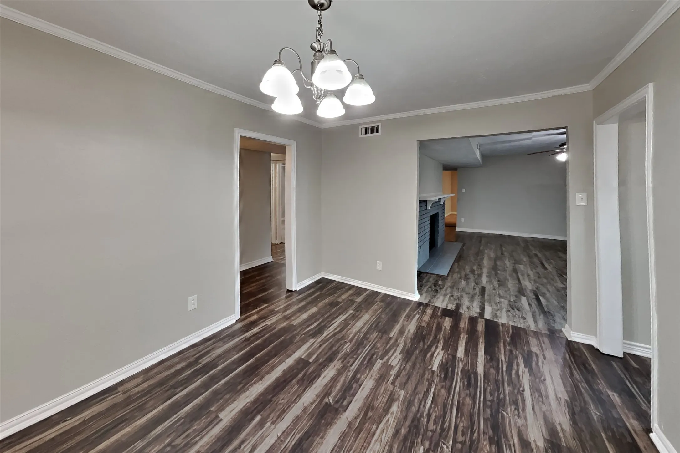 Single Family Residence For Rent in Collin County , 6560 Chinaberry Trail, Plano, Texas 75023, 3 Bedroom, 2 Bathroom, 2 Garage spaces, 1,591 Sqft, built in 1978, mls#21397356, Real Estate Agent in Plano, Homes For Rent in Collin county, Homes For Rent in Plano, Realtor in Plano Texas, Real Estate Brokerage Independent Realty Texas, Luminita Cordes Realtor