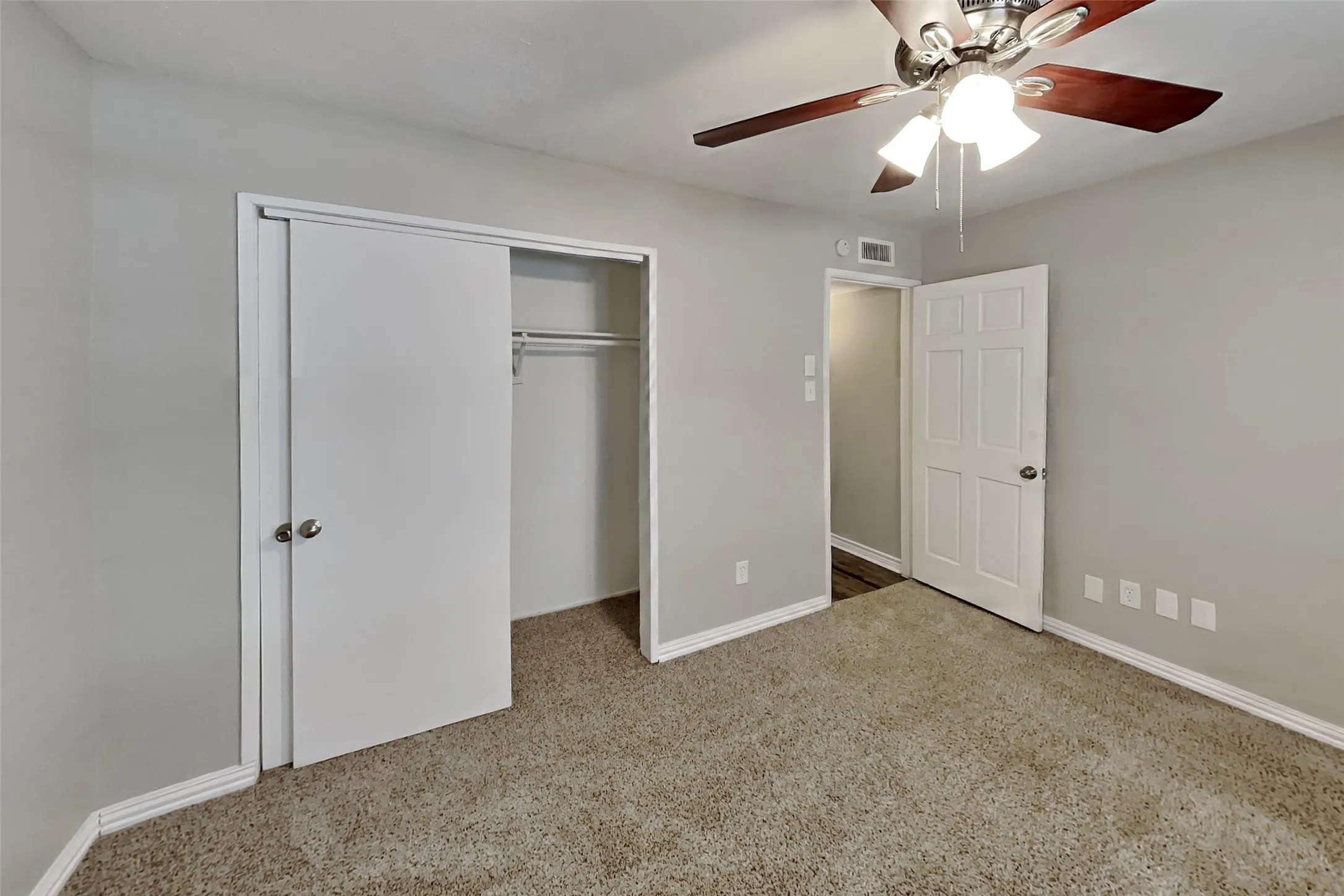 Single Family Residence For Rent in Collin County , 6560 Chinaberry Trail, Plano, Texas 75023, 3 Bedroom, 2 Bathroom, 2 Garage spaces, 1,591 Sqft, built in 1978, mls#21397356, Real Estate Agent in Plano, Homes For Rent in Collin county, Homes For Rent in Plano, Realtor in Plano Texas, Real Estate Brokerage Independent Realty Texas, Luminita Cordes Realtor