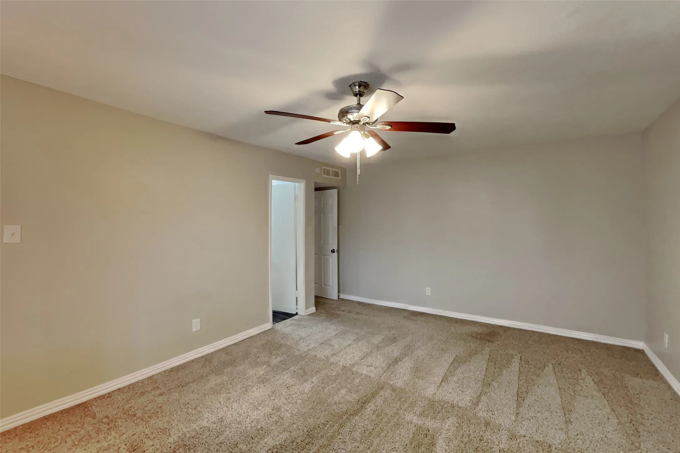 Single Family Residence For Rent in Collin County , 6560 Chinaberry Trail, Plano, Texas 75023, 3 Bedroom, 2 Bathroom, 2 Garage spaces, 1,591 Sqft, built in 1978, mls#21397356, Real Estate Agent in Plano, Homes For Rent in Collin county, Homes For Rent in Plano, Realtor in Plano Texas, Real Estate Brokerage Independent Realty Texas, Luminita Cordes Realtor