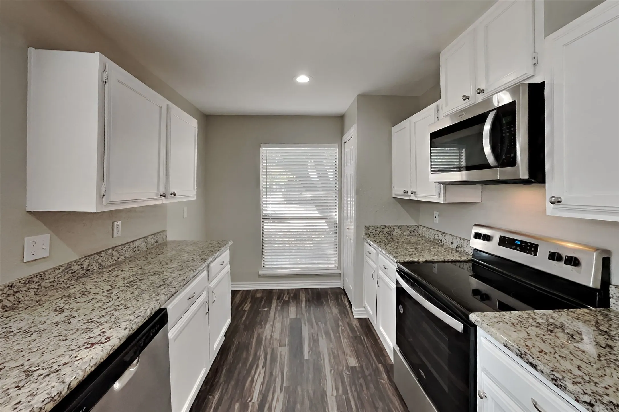 Single Family Residence For Rent in Collin County , 6560 Chinaberry Trail, Plano, Texas 75023, 3 Bedroom, 2 Bathroom, 2 Garage spaces, 1,591 Sqft, built in 1978, mls#21397356, Real Estate Agent in Plano, Homes For Rent in Collin county, Homes For Rent in Plano, Realtor in Plano Texas, Real Estate Brokerage Independent Realty Texas, Luminita Cordes Realtor